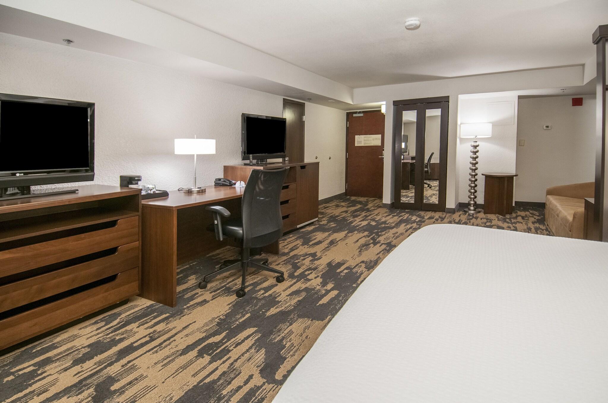 Studio King Size Bed