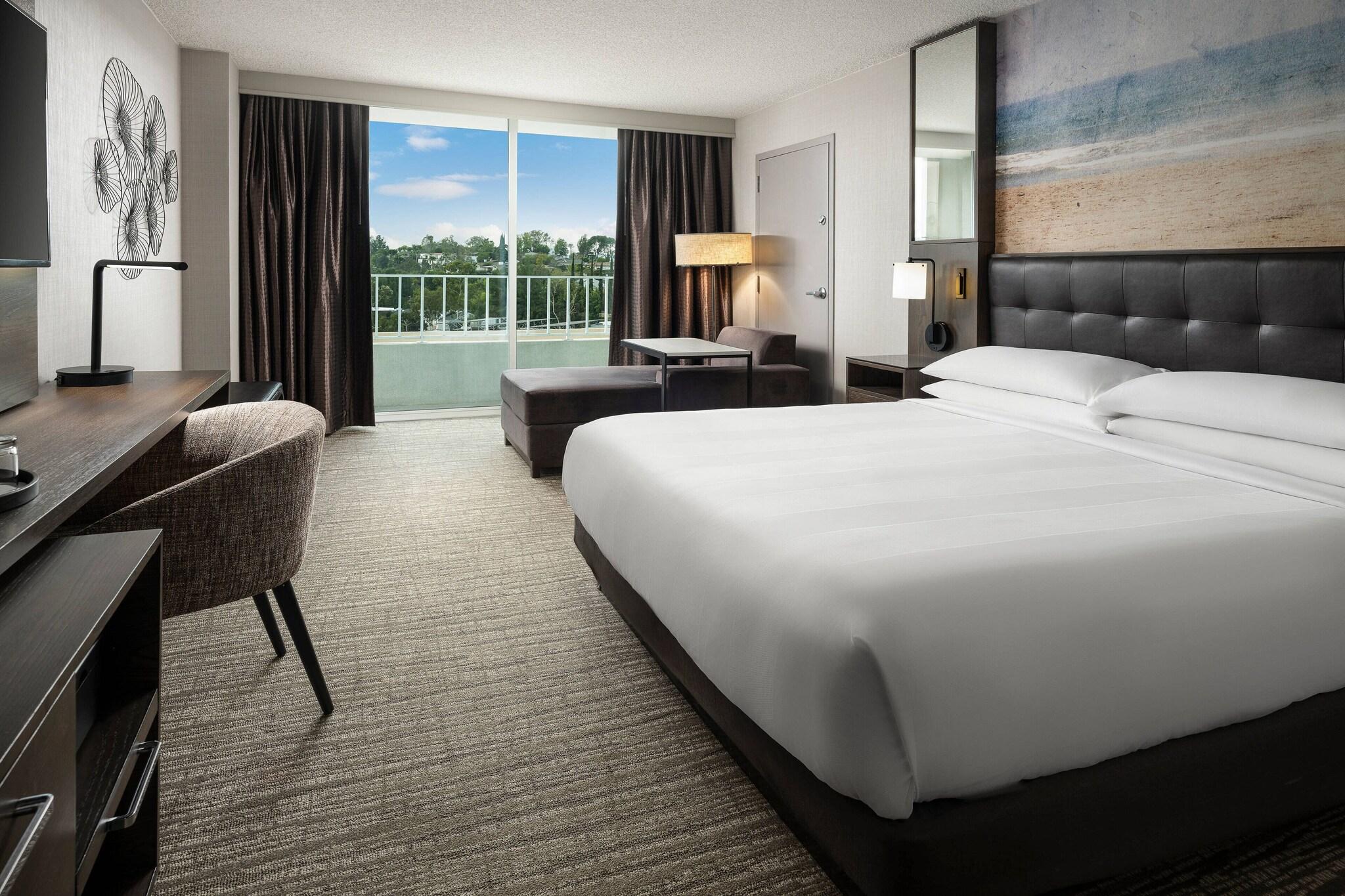 Double Club King Bed