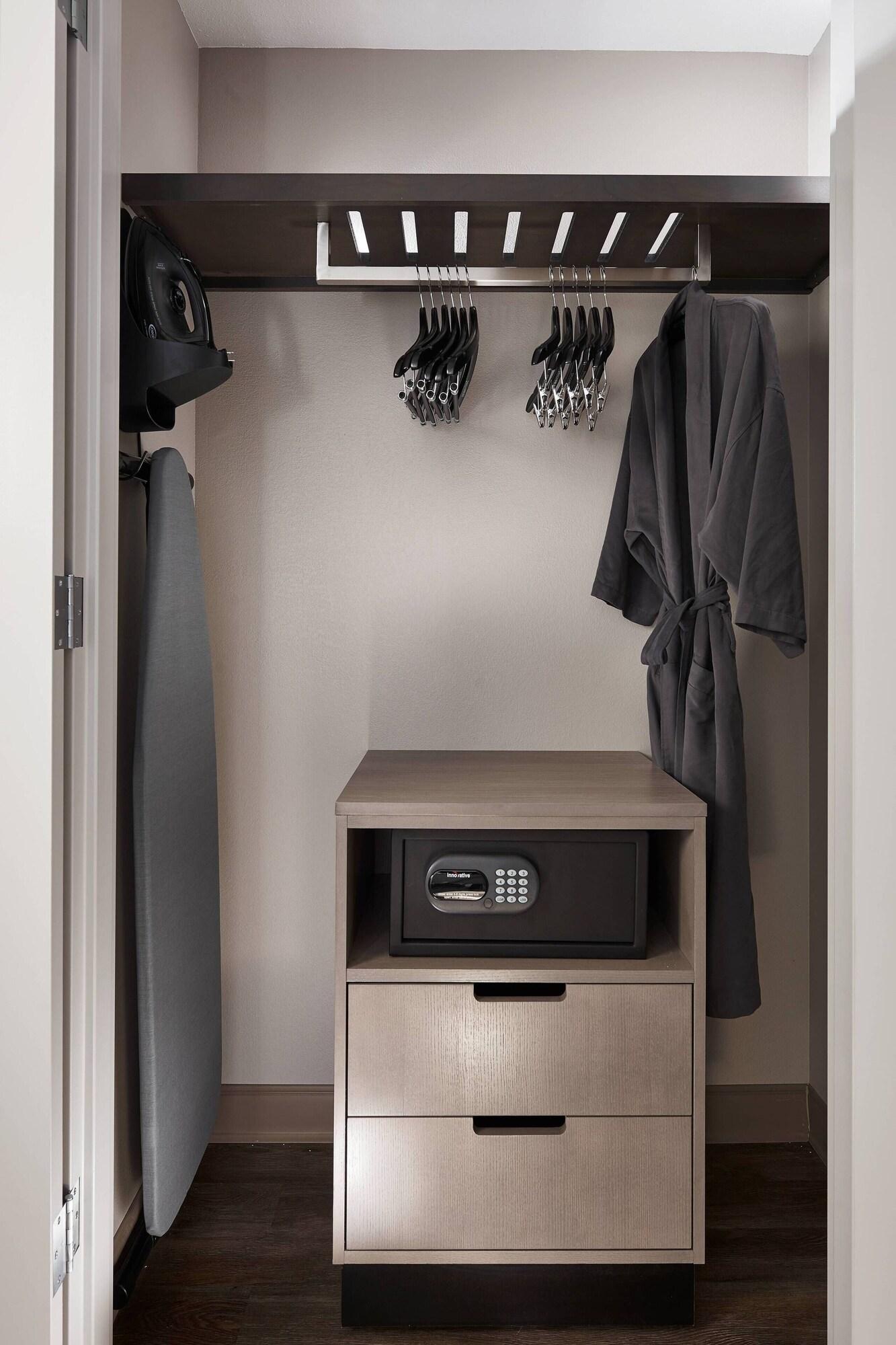 Double Club Two Queen Beds