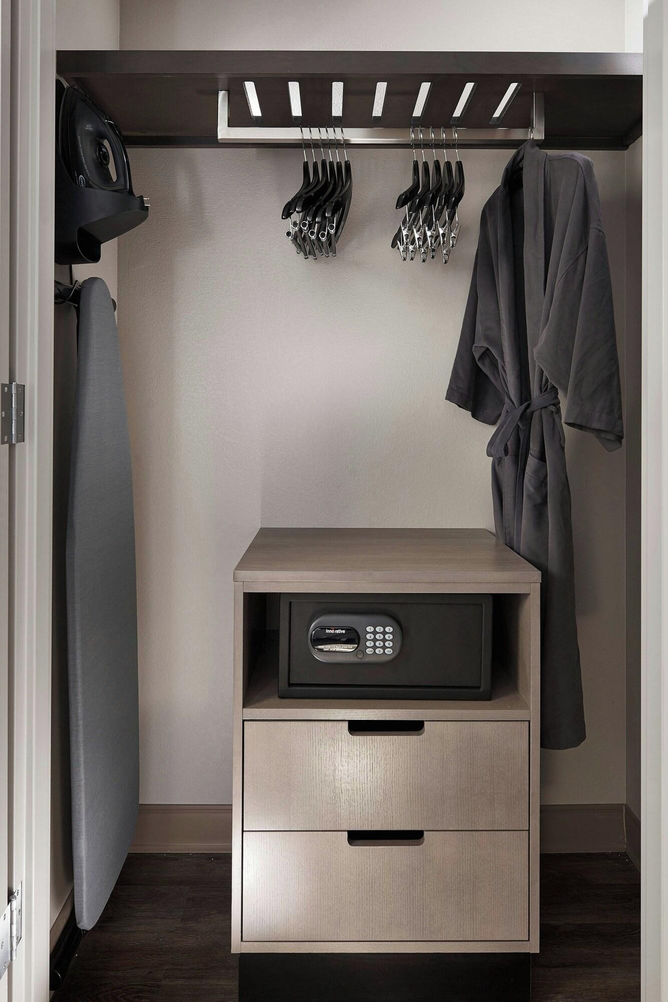 Double Club Two Queen Beds