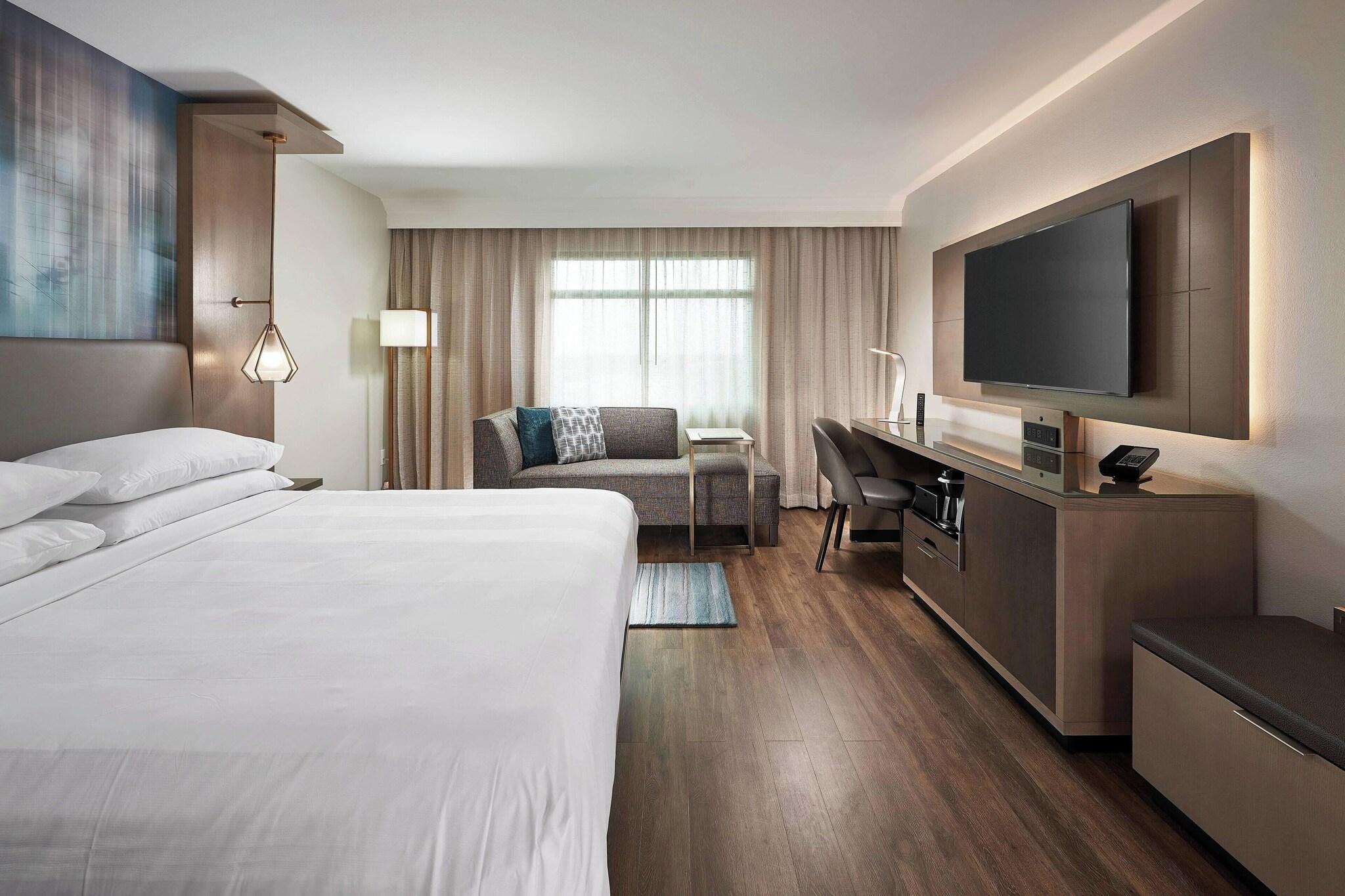 Double Club King Bed