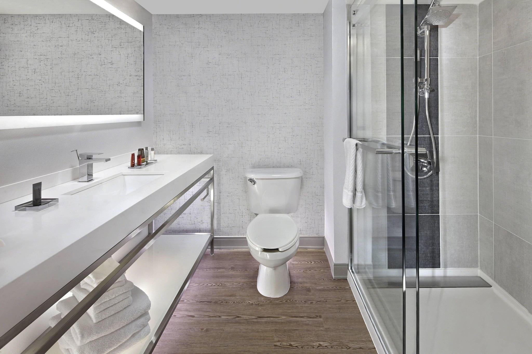 Double Accessible