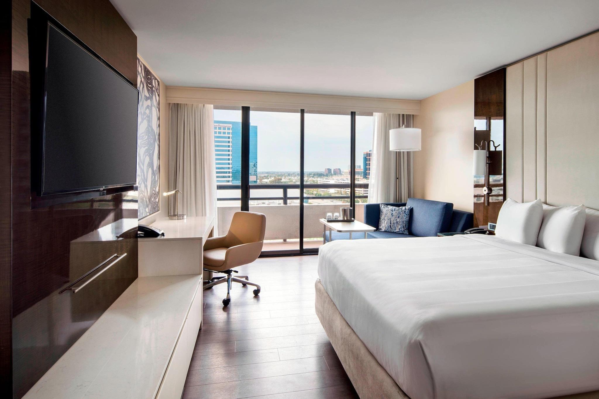 Double Club King Bed