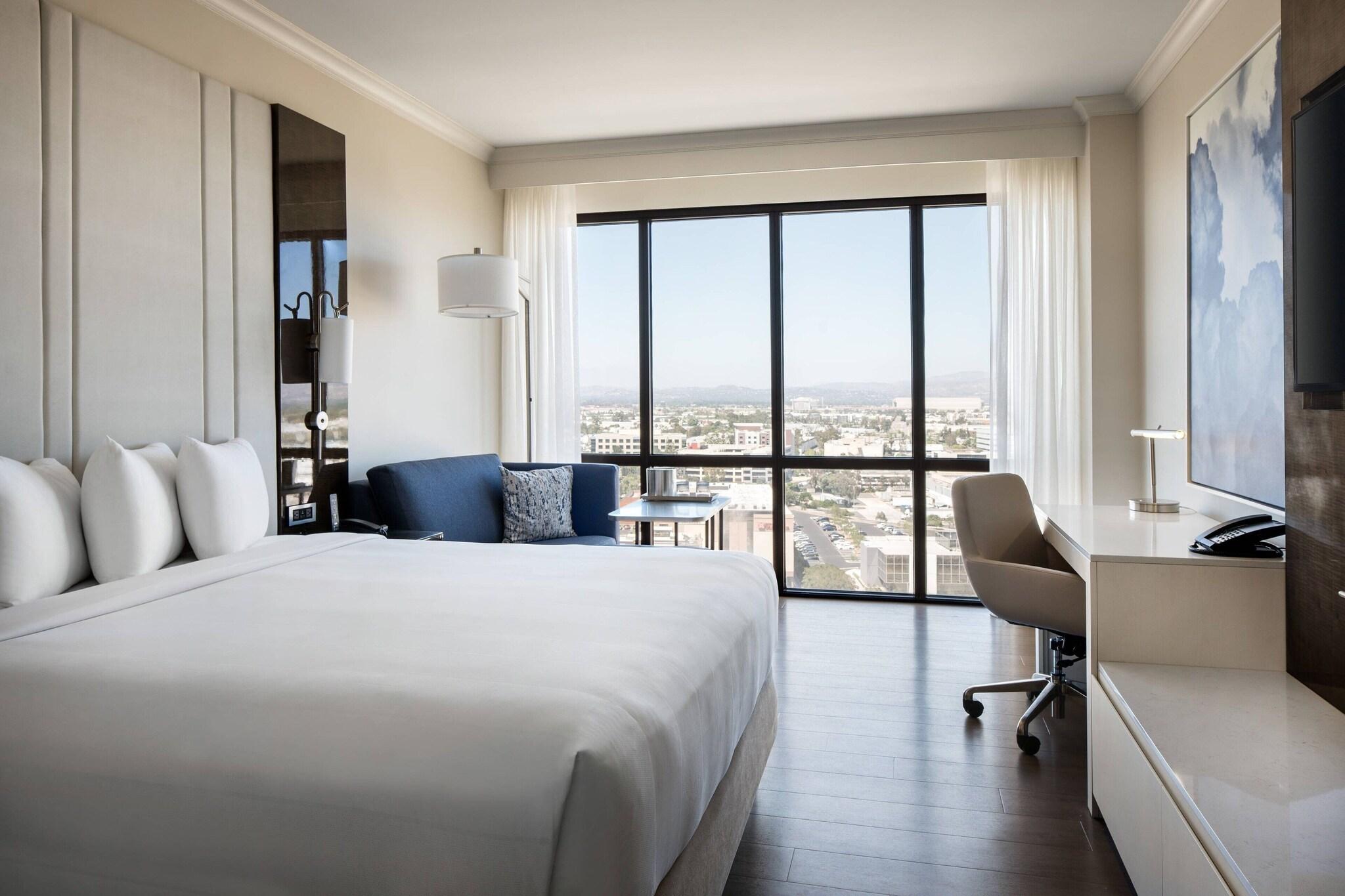 Double Club King Bed