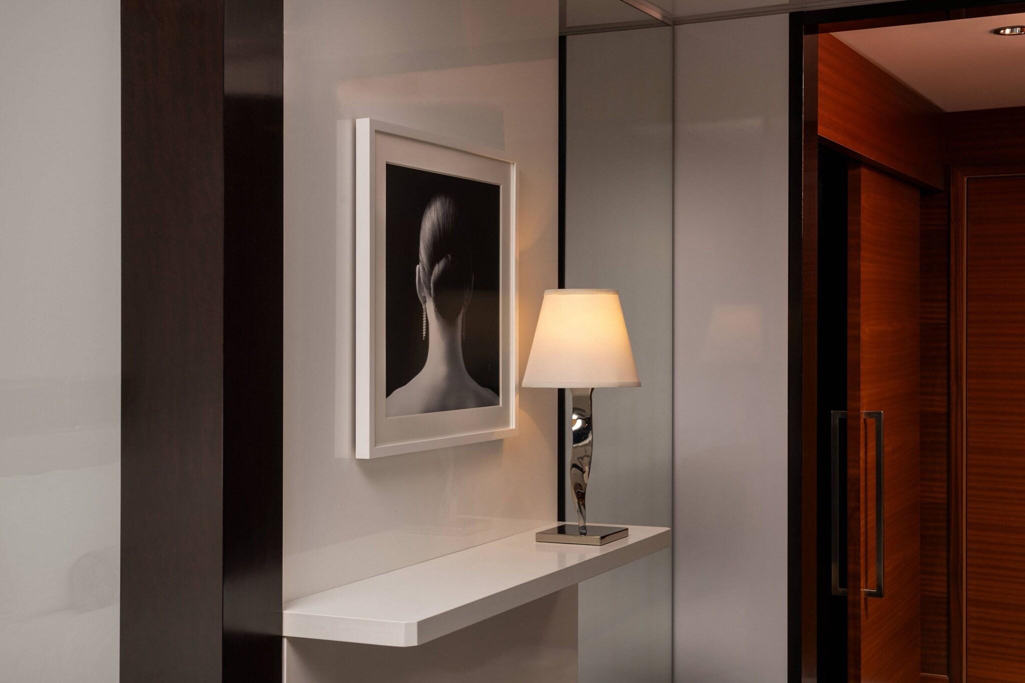 Junior Suite City View King Bed