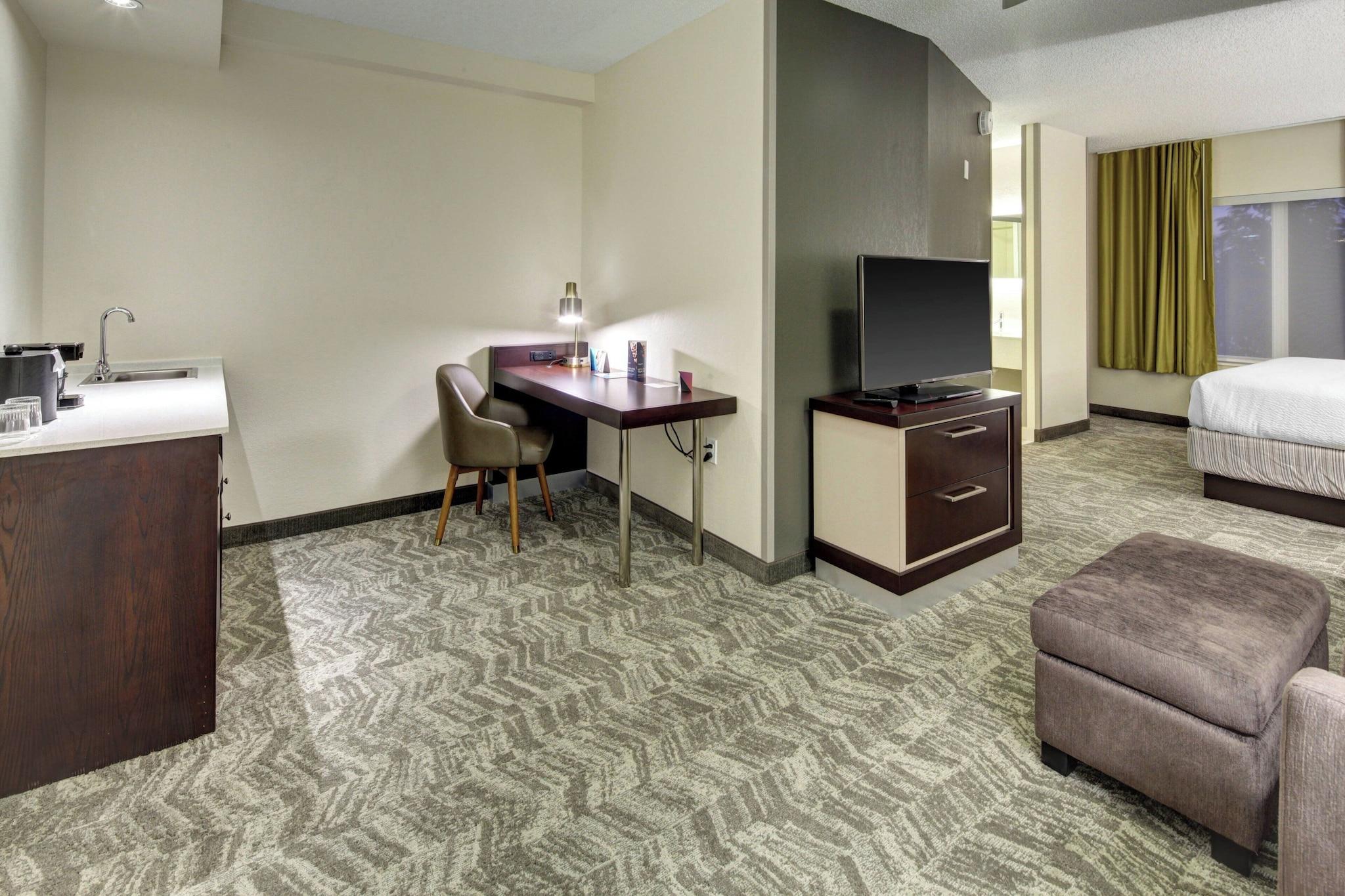 Suite King Size Bed