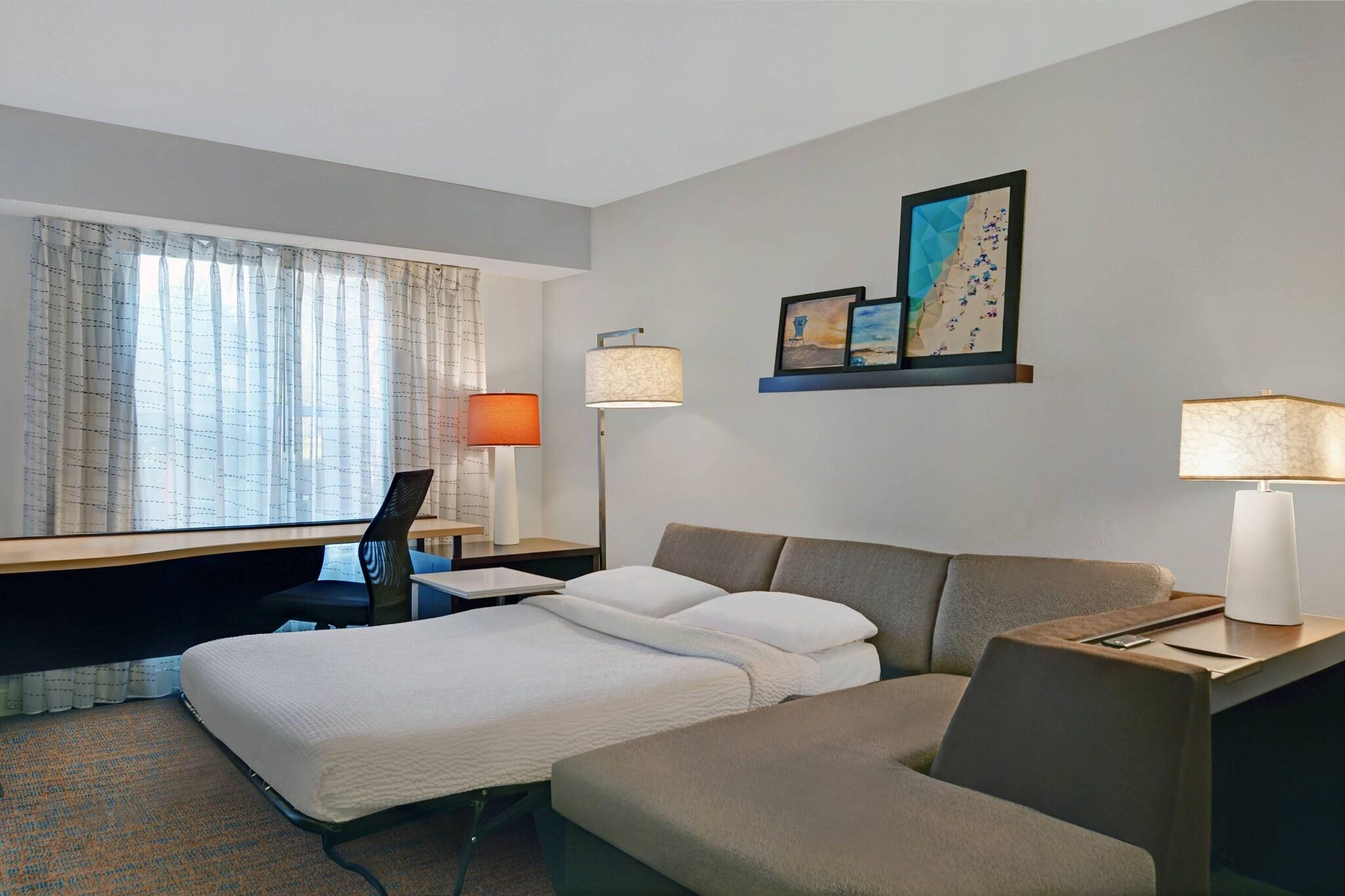 Studio King Size Bed