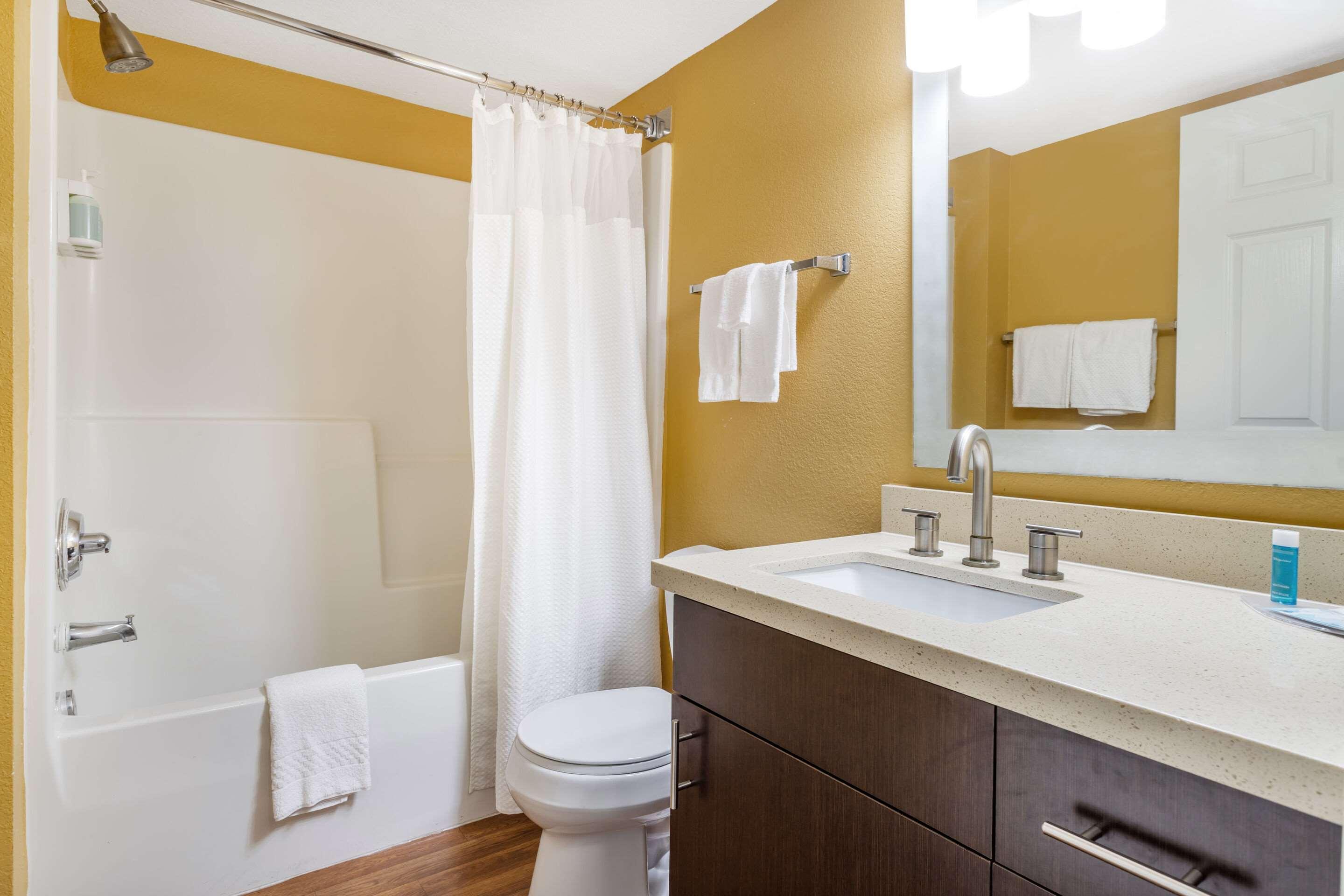 Suite Queen Size Bed