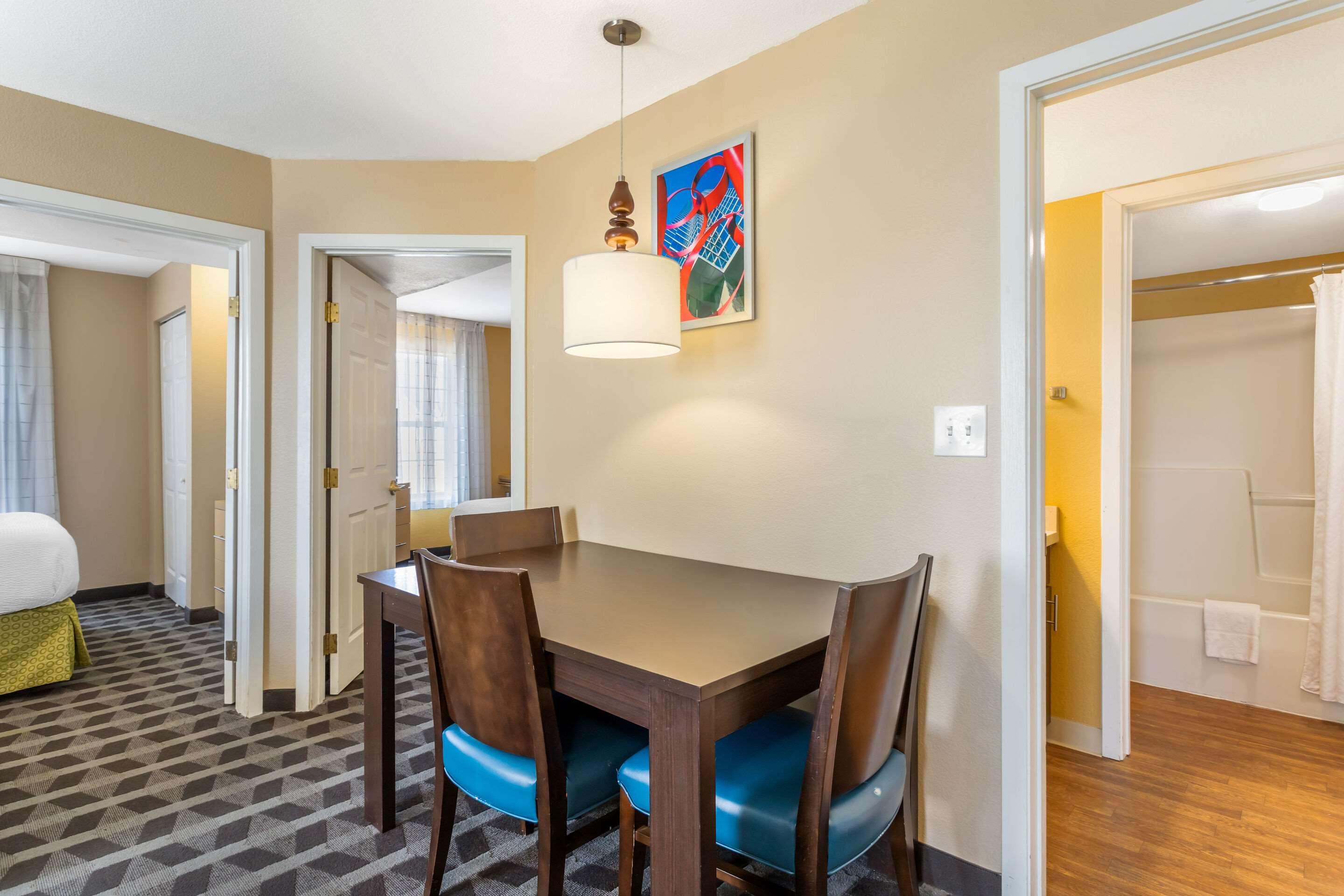 Suite Two Queen Beds