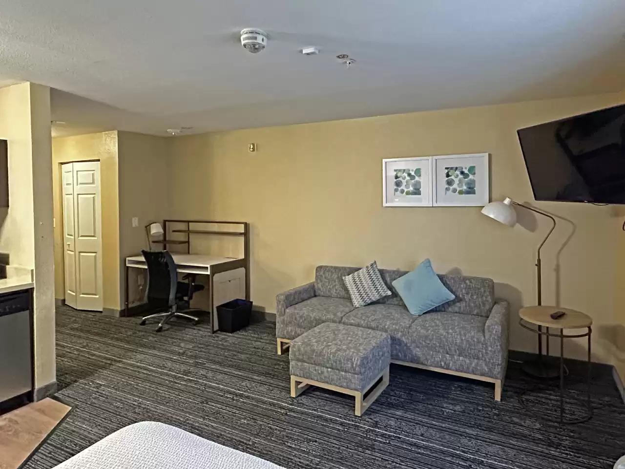 Double Queen Bed Non Smoking