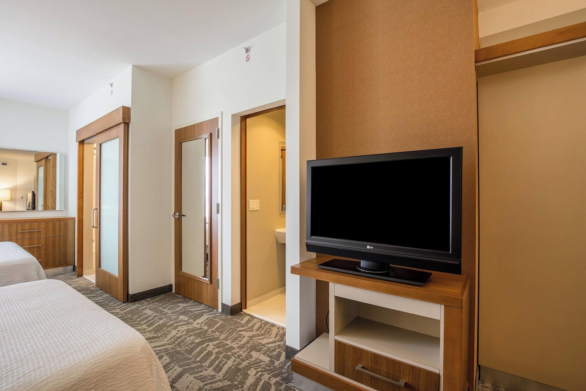 Suite King Size Bed