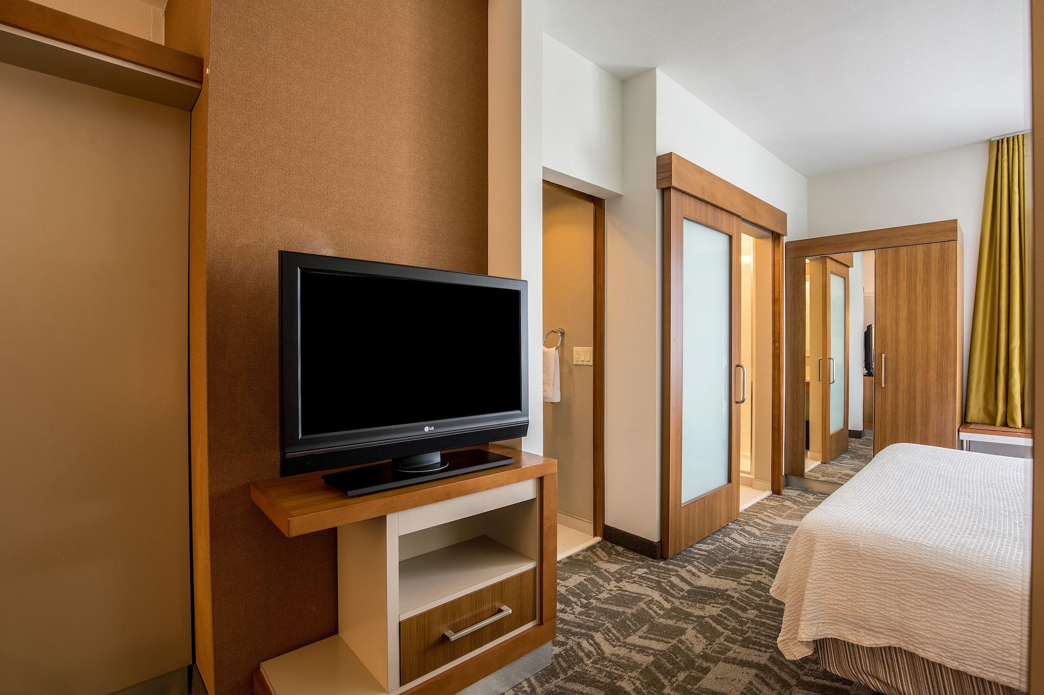 Suite King Size Bed