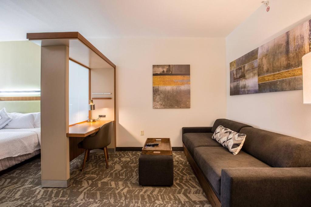 Suite King Size Bed