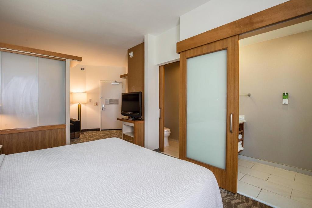Suite King Size Bed