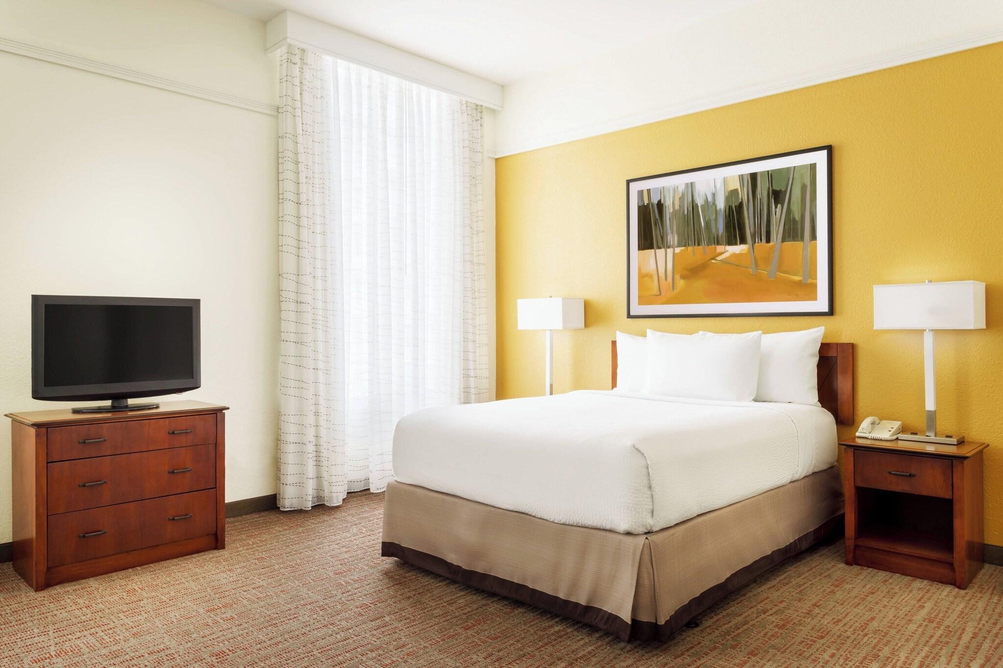 Studio Queen Size Bed