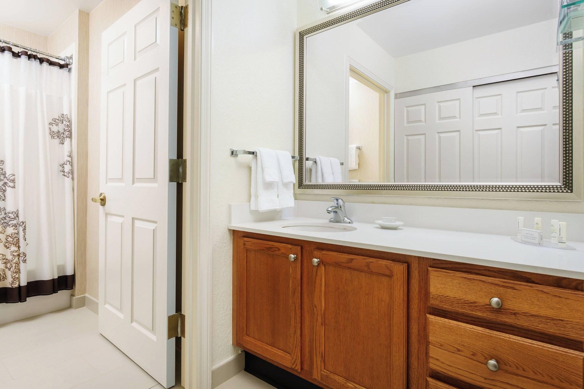 Suite Queen Size Bed