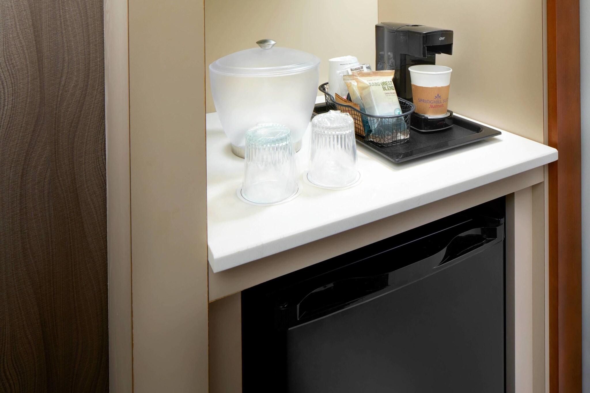 Suite Two Queen Beds One Bedroom