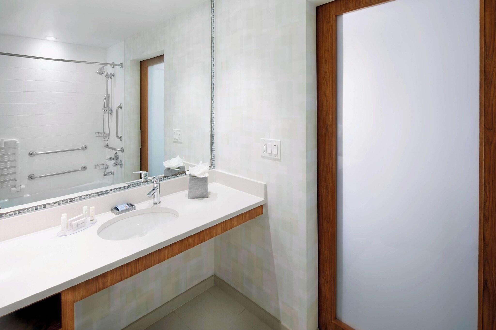 Suite Two Queen Beds One Bedroom