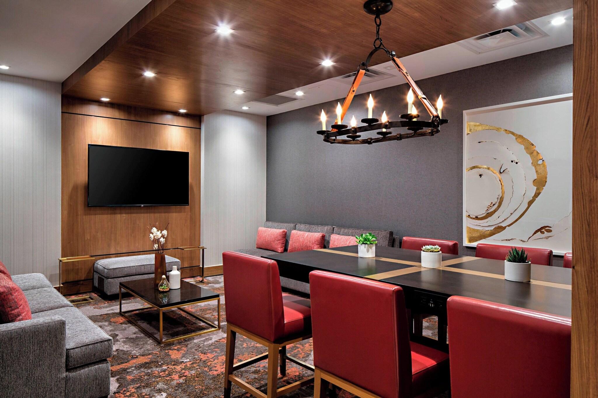 Quadruple Club Two Queen Beds