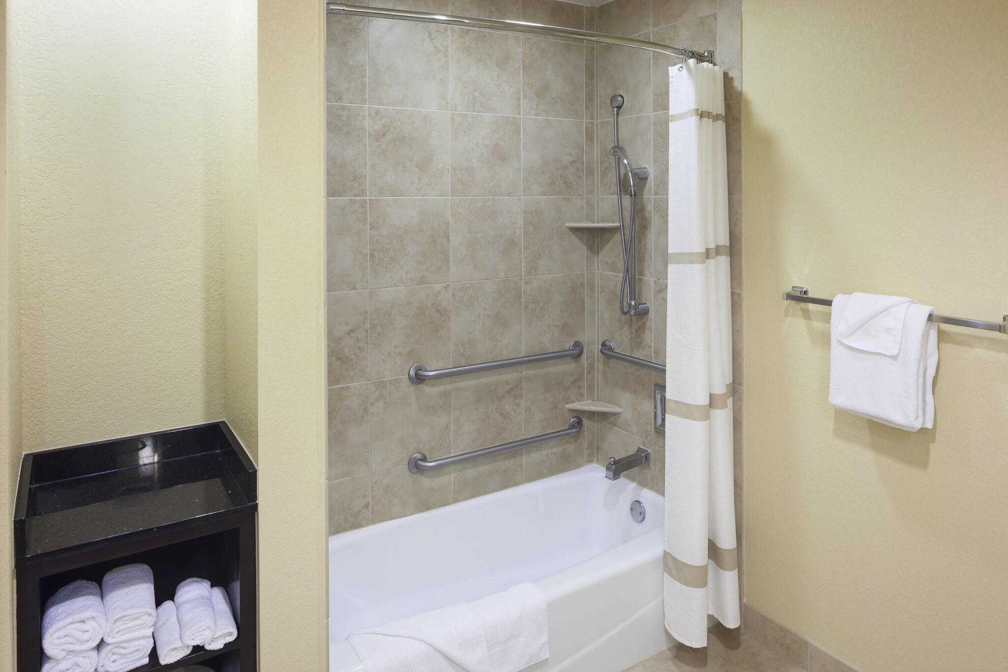 Suite Deluxe King Bed