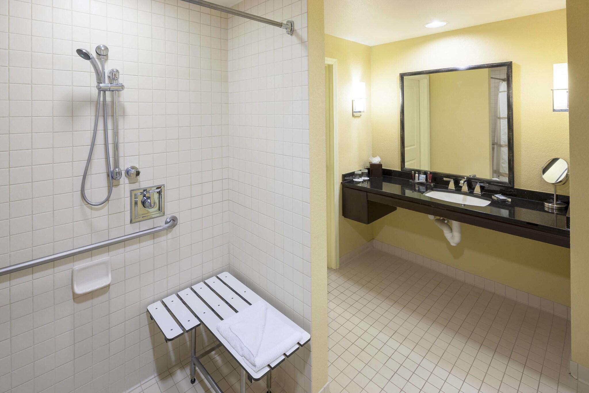 Suite Deluxe King Bed