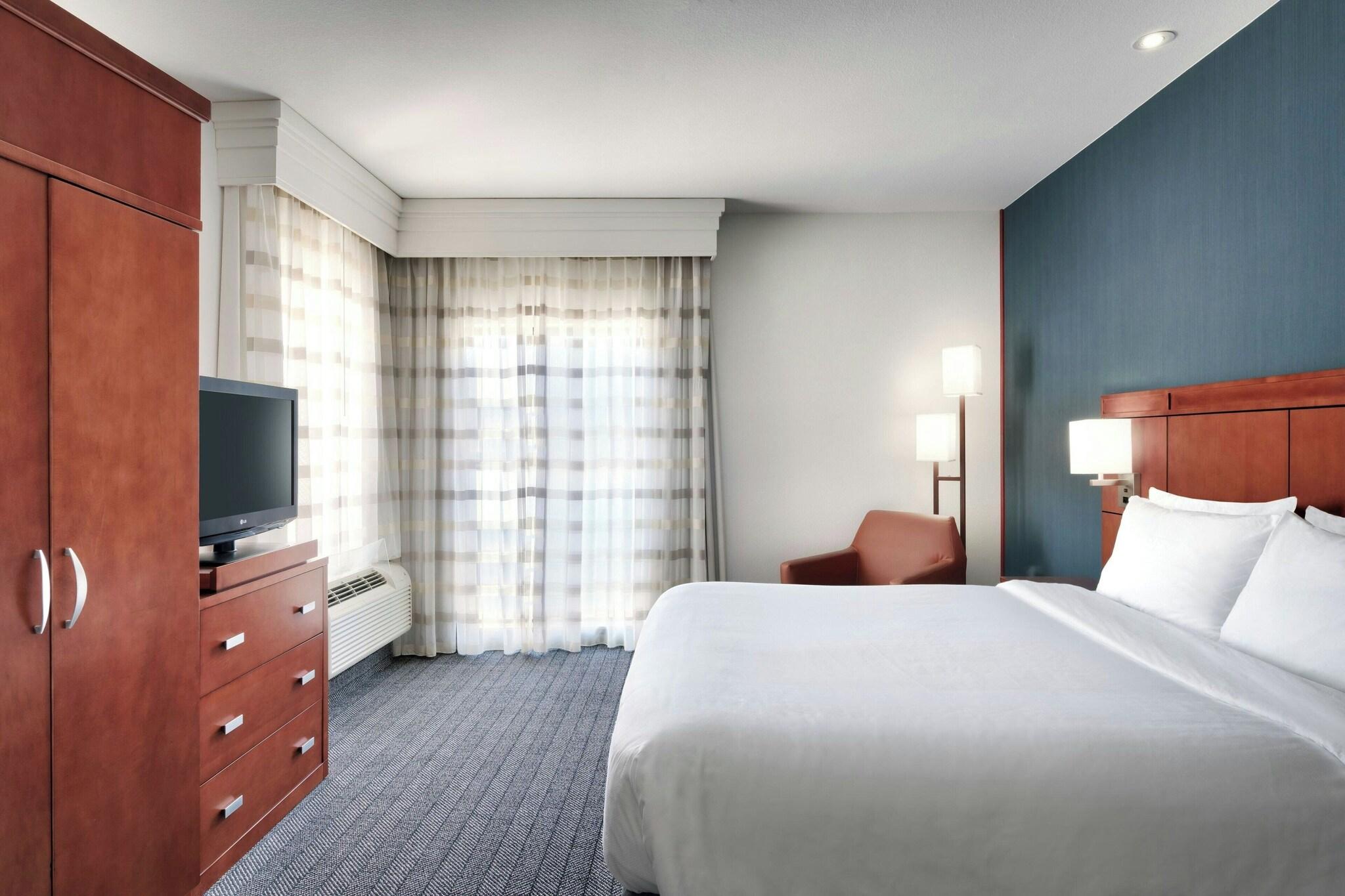 Suite King Size Bed