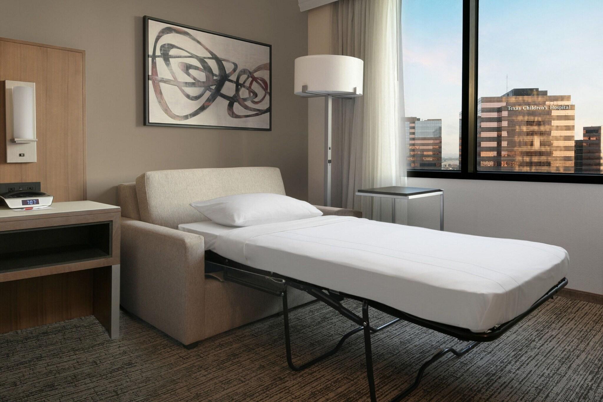 Double Deluxe King Bed