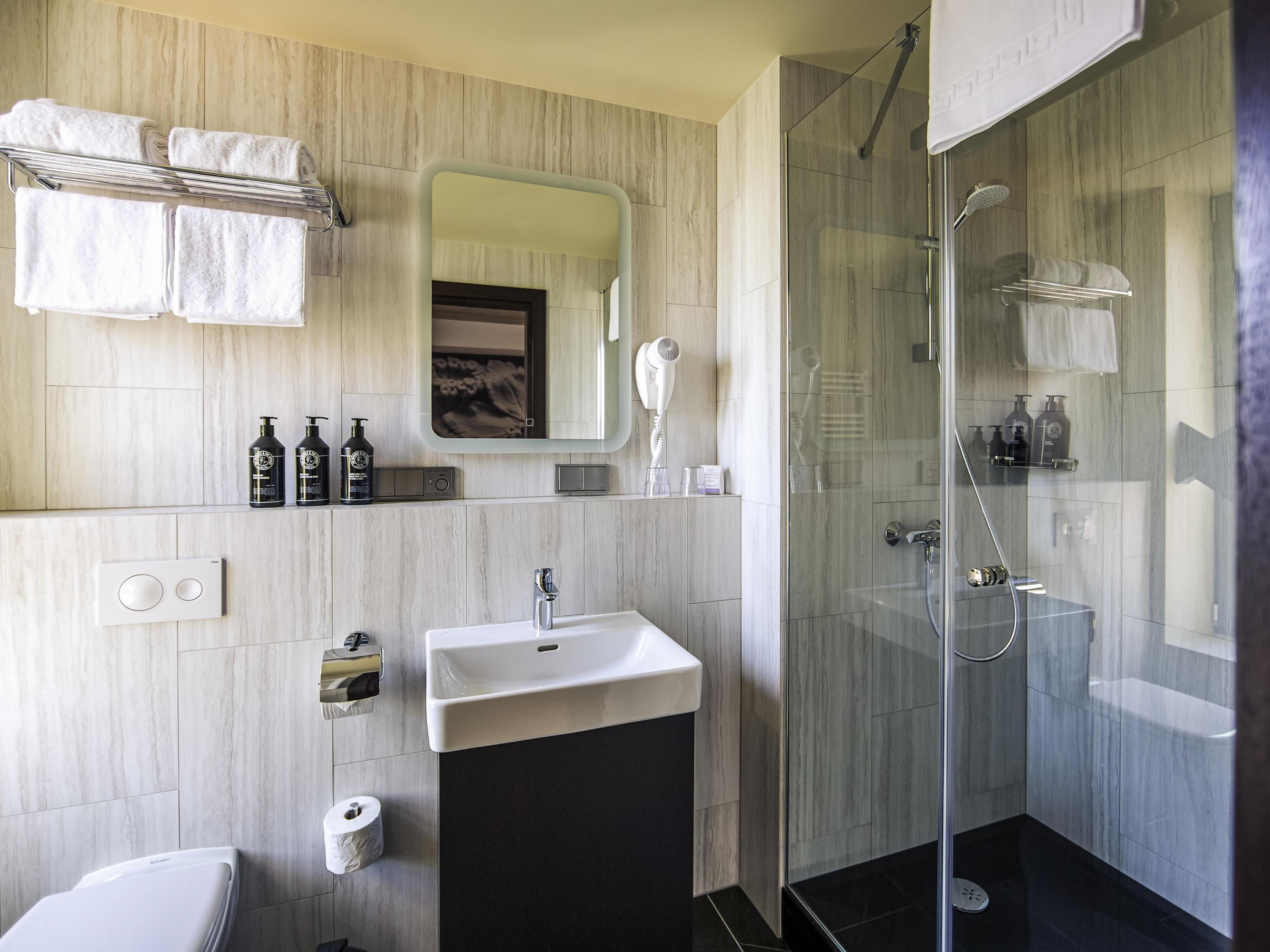 Double King Bed Non Smoking