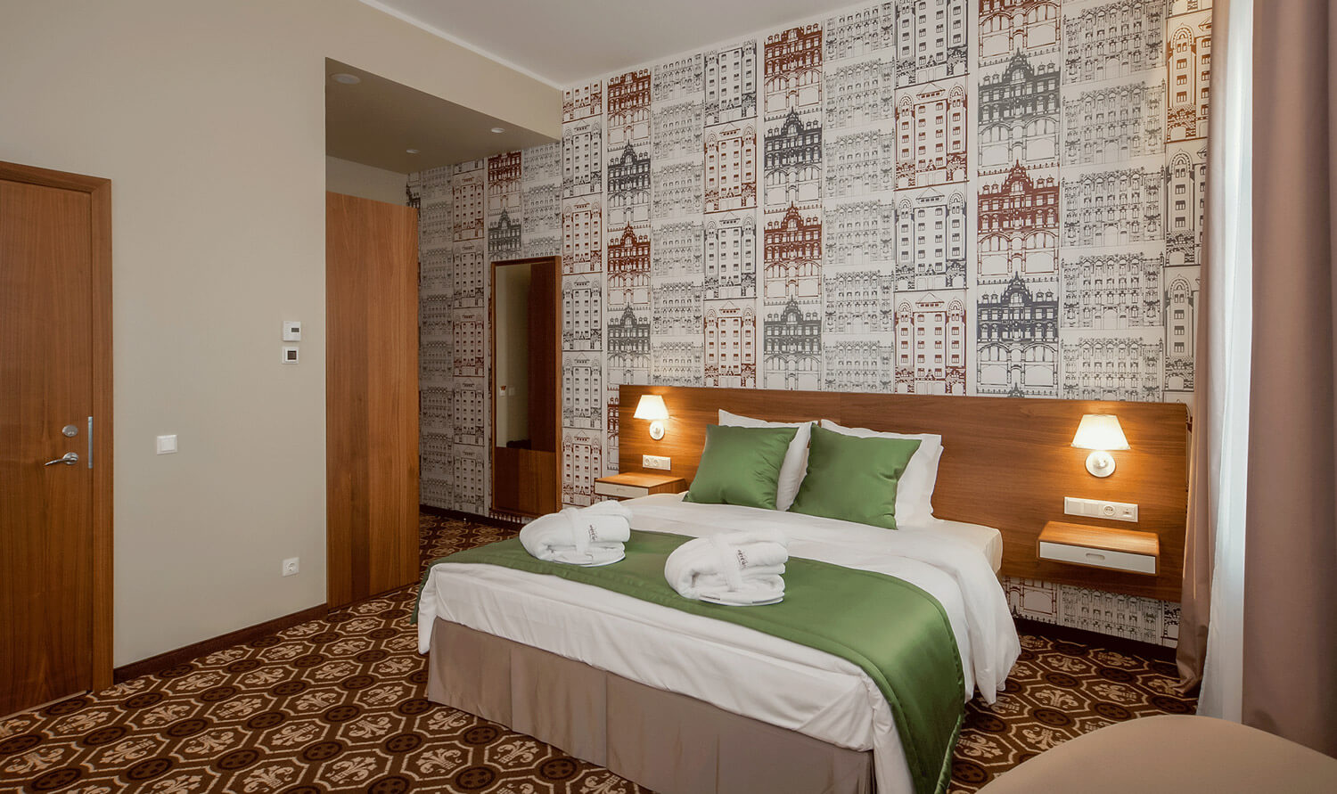 Double King Bed Non Smoking