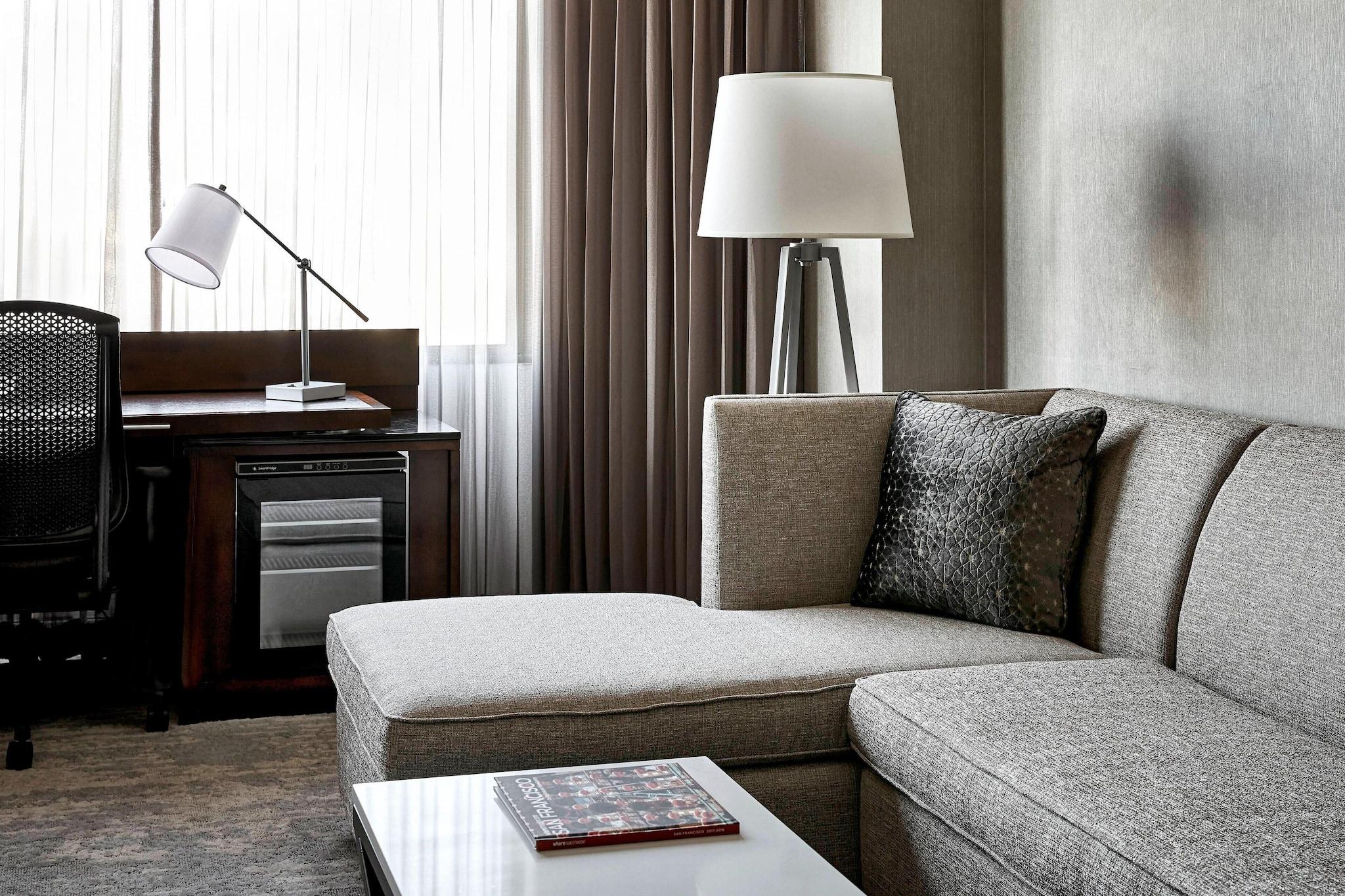 Suite Bay View King Bed