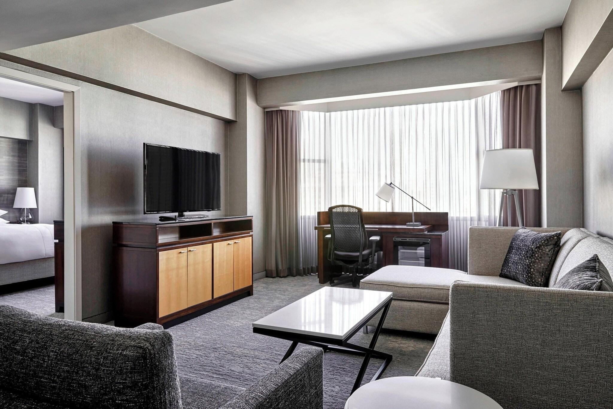 Double Club King Bed