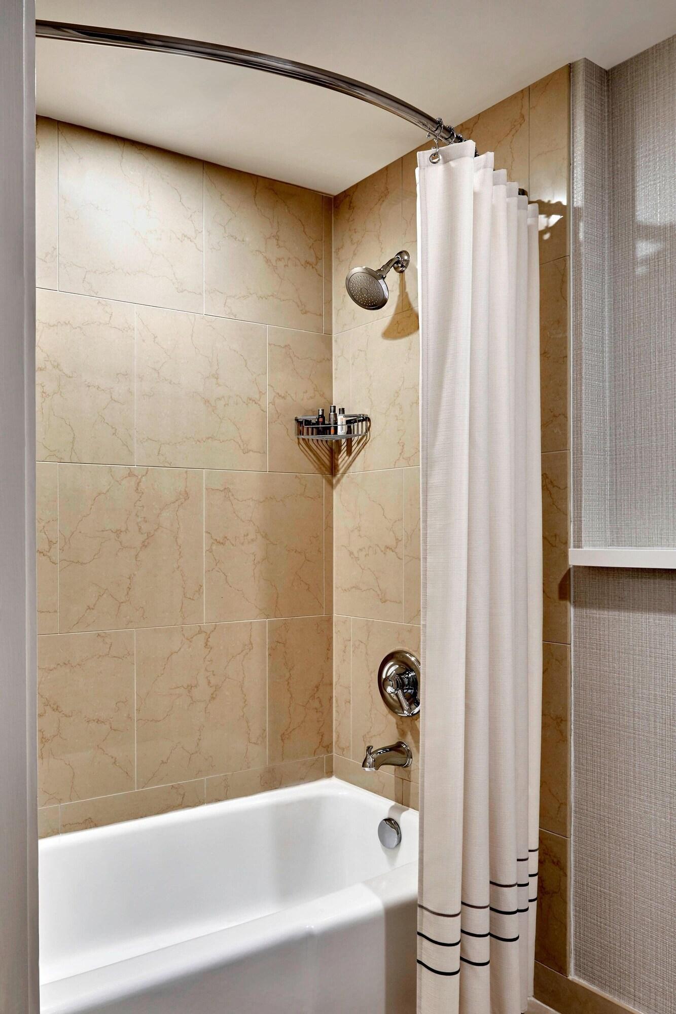 Suite Bay View King Bed