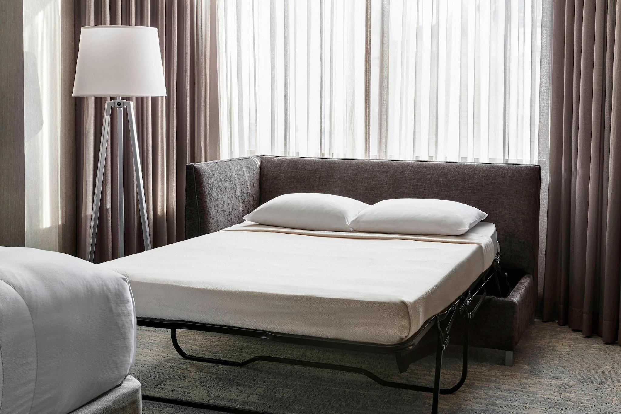 Double Club King Bed