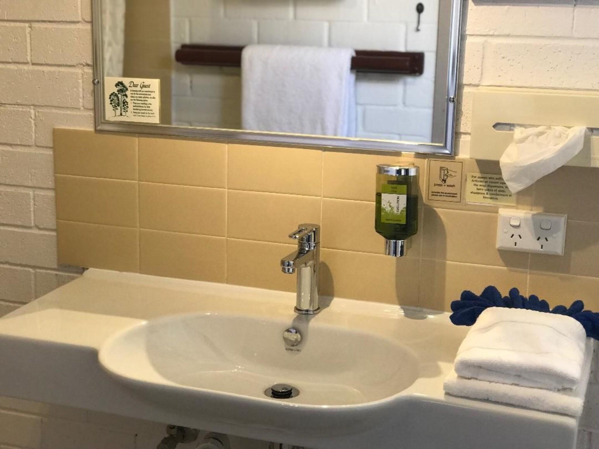 Double Deluxe Queen Bed