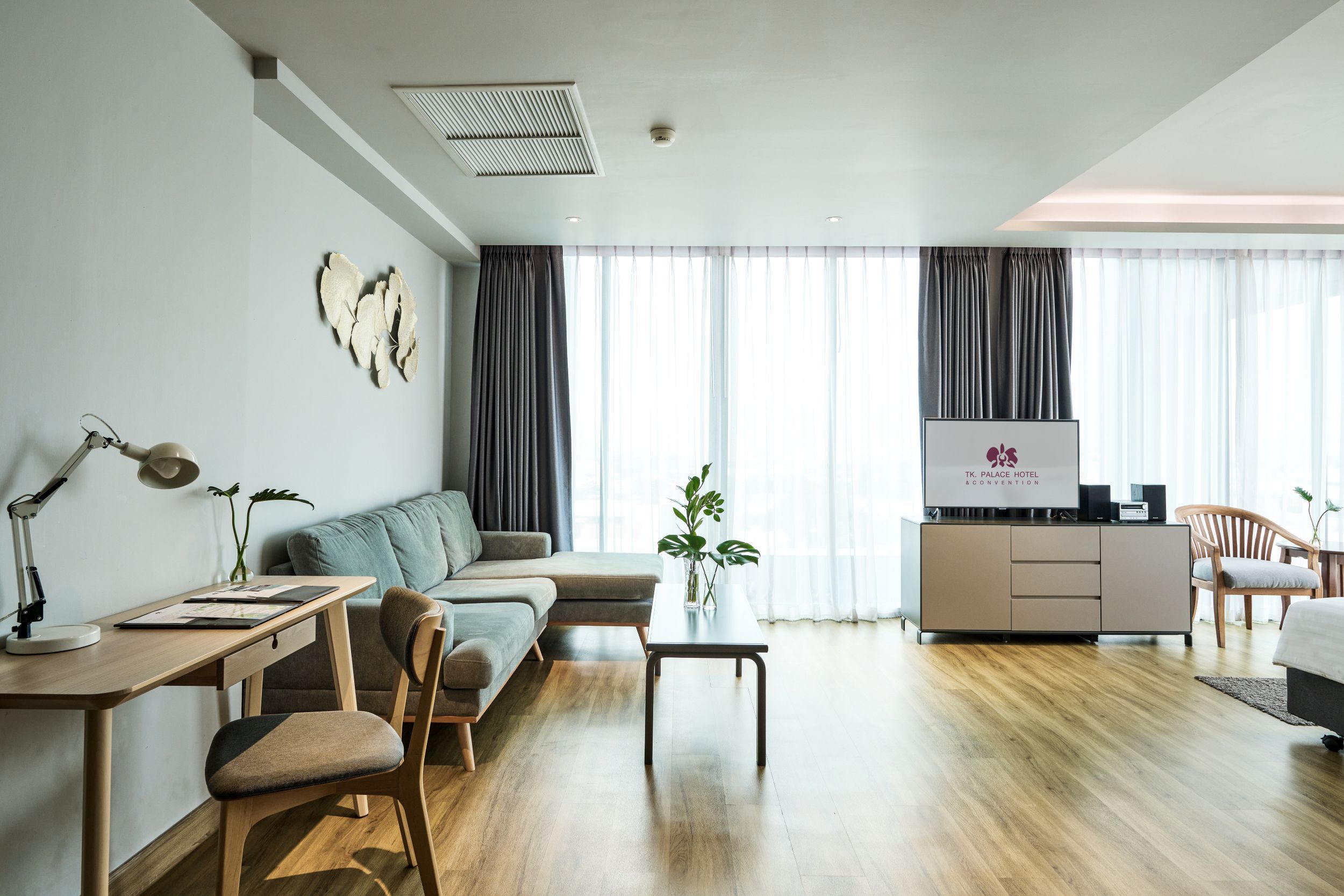 Junior Suite King Size Bed