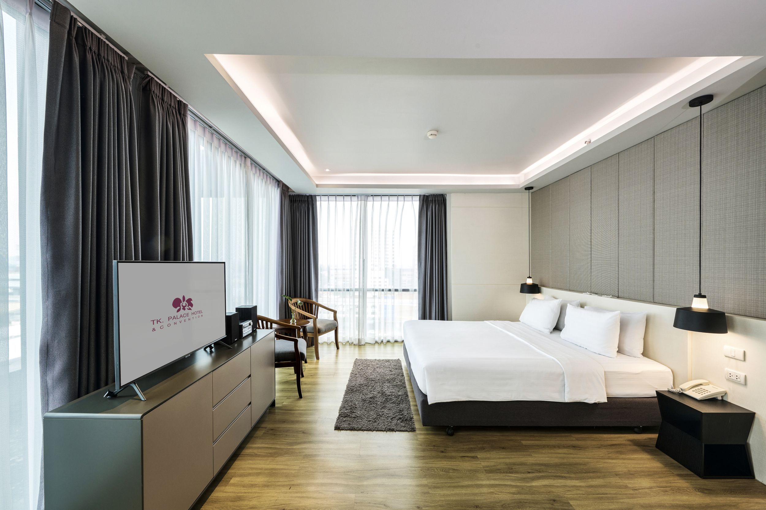 Junior Suite King Size Bed