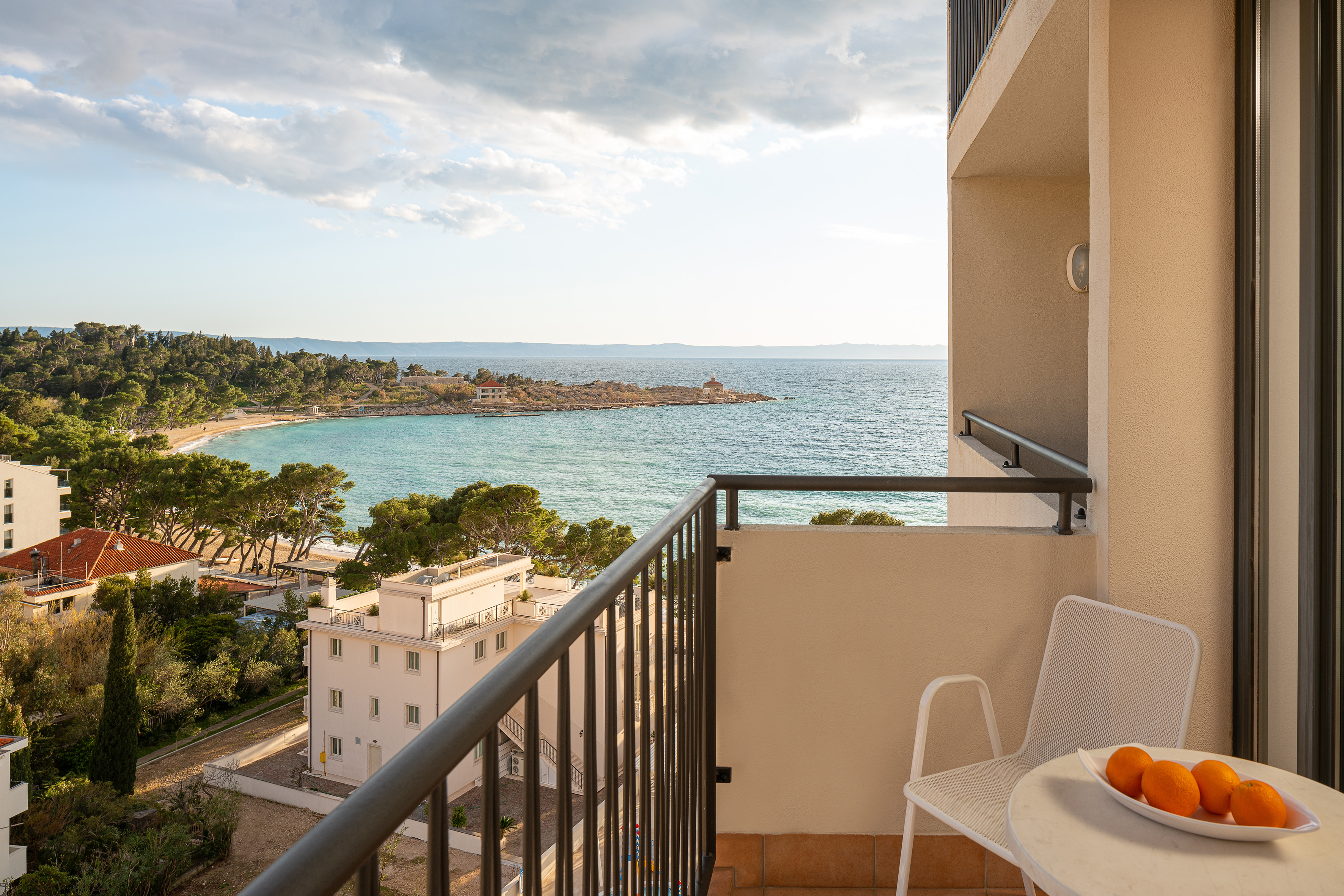 Family Room Side Sea View with Balcony