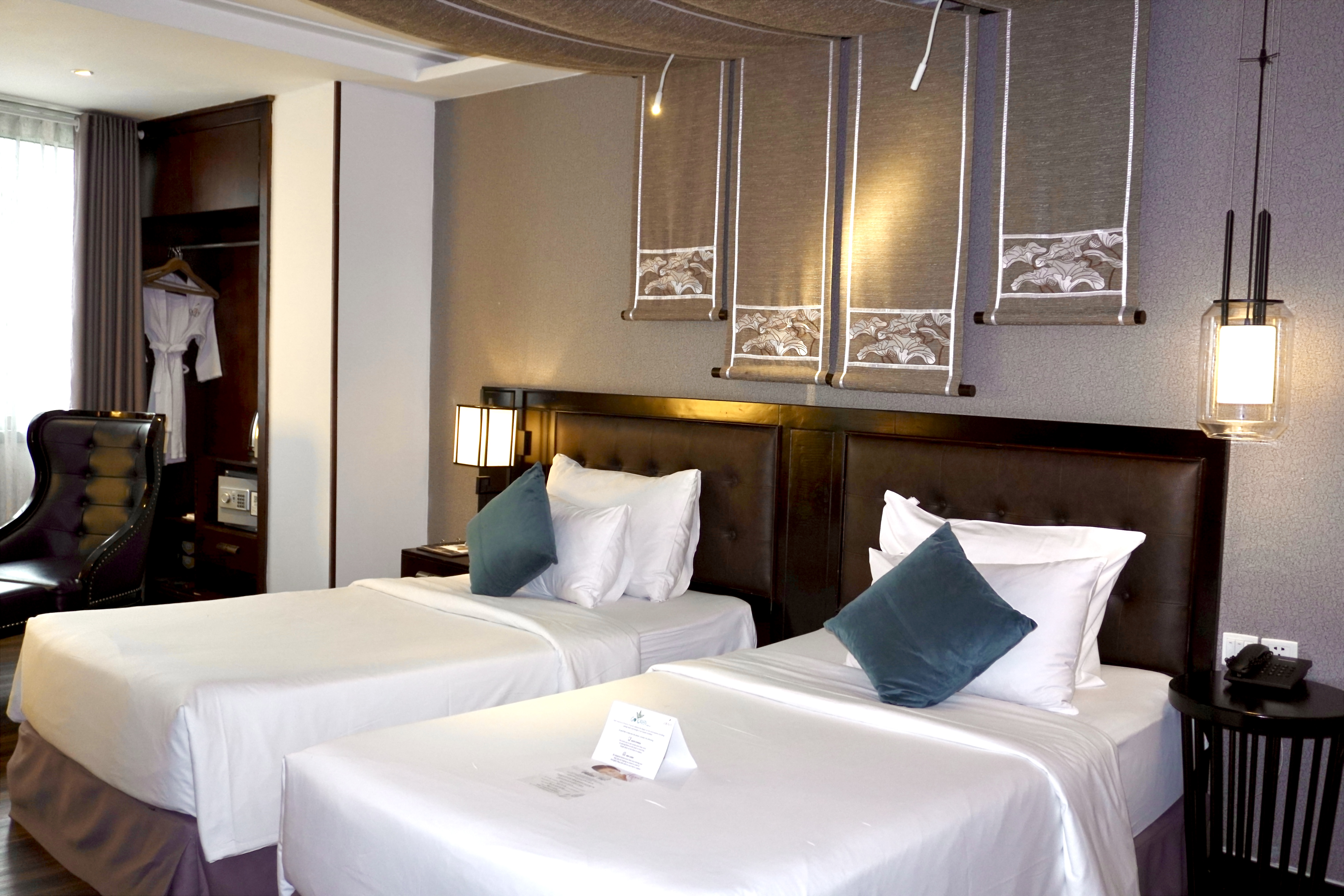 Room Two Beds