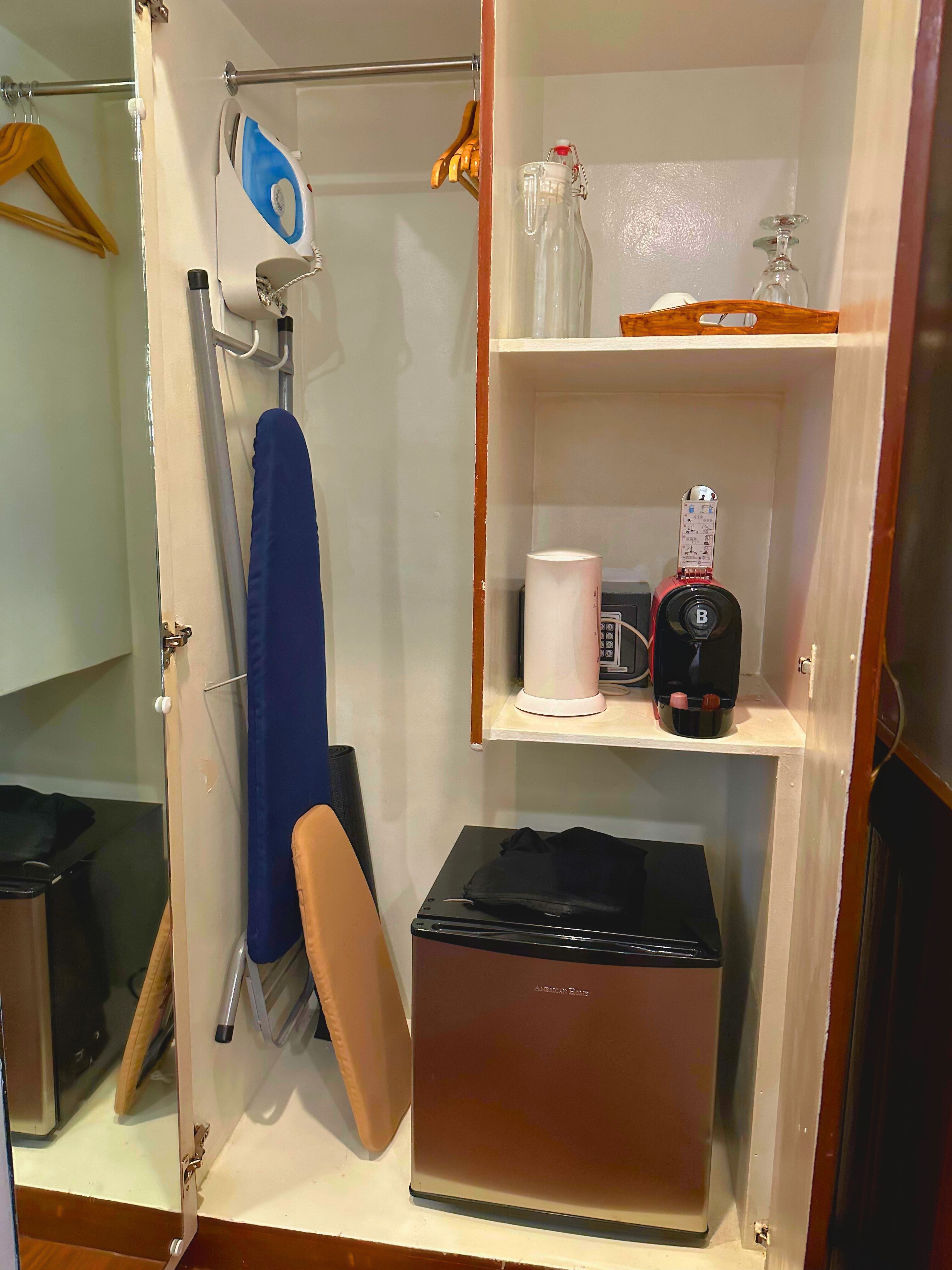 Double or Twin Deluxe Queen Bed