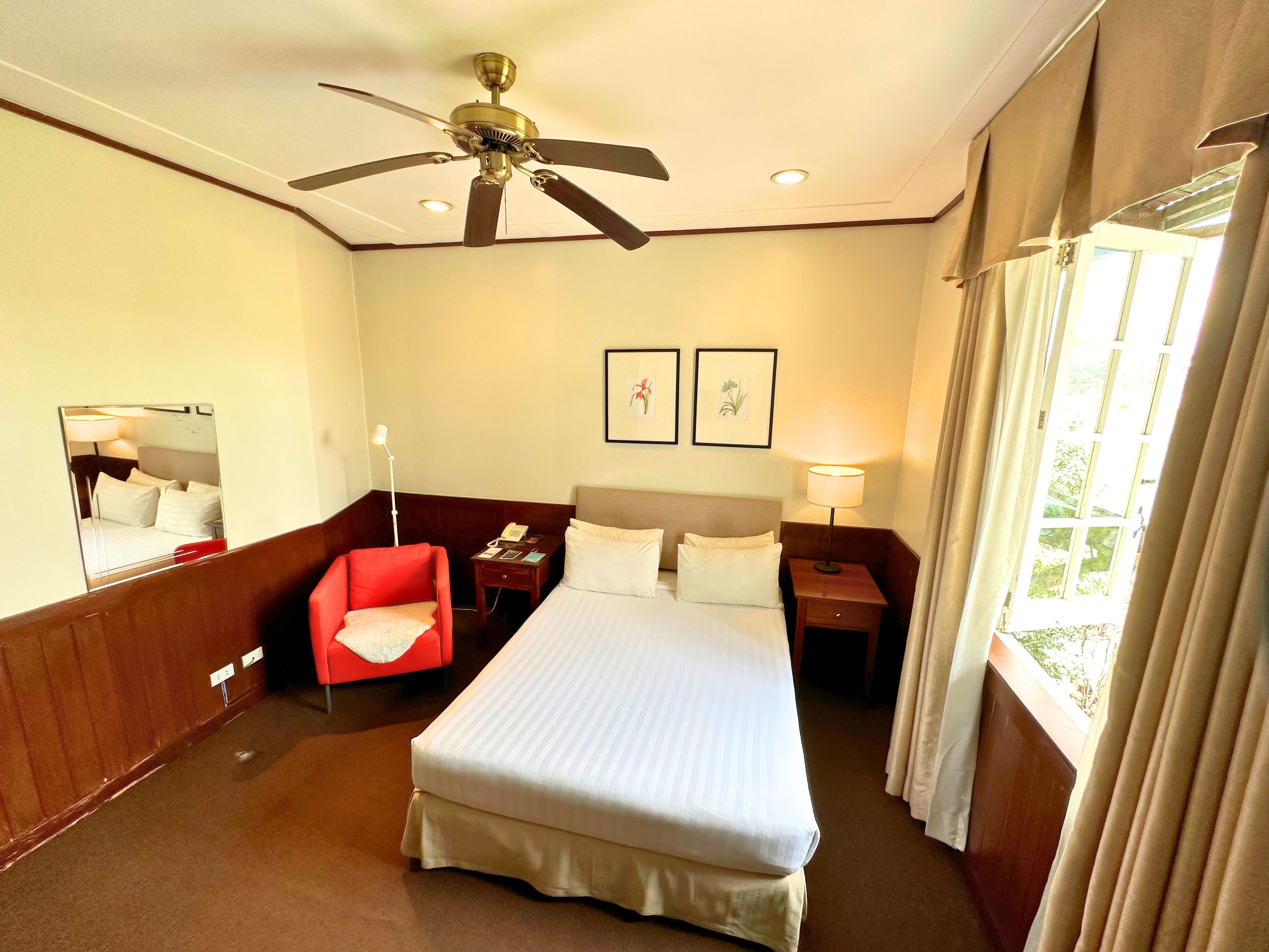 Double or Twin Deluxe Queen Bed