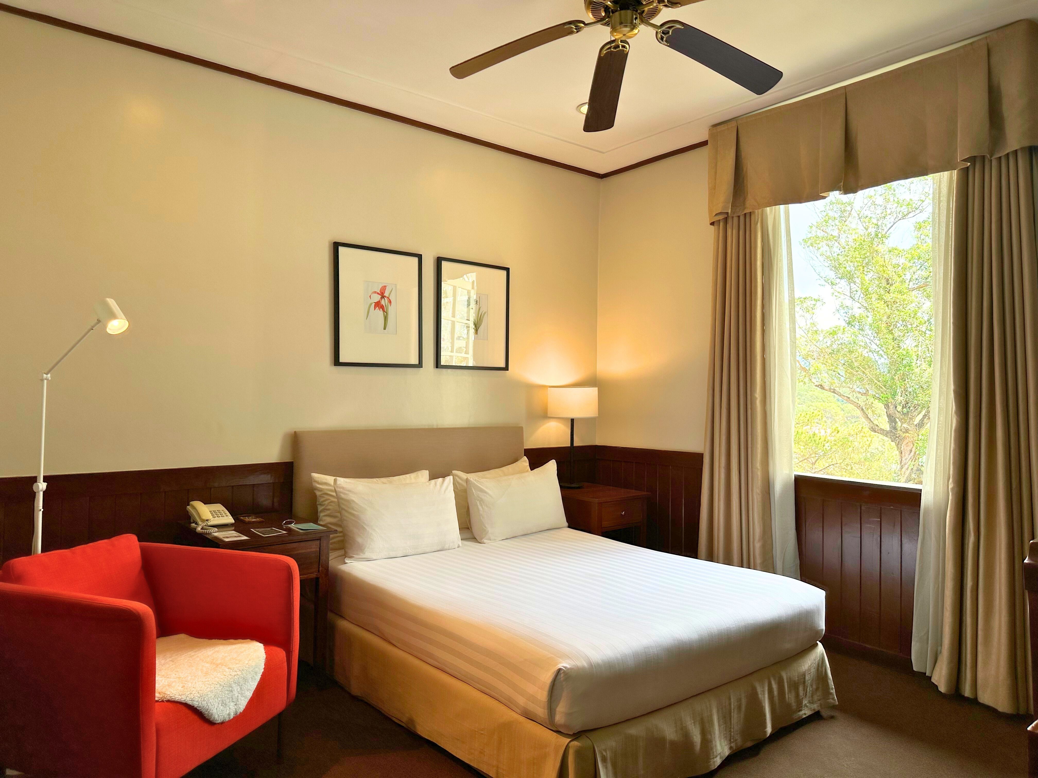 Double or Twin Deluxe Queen Bed