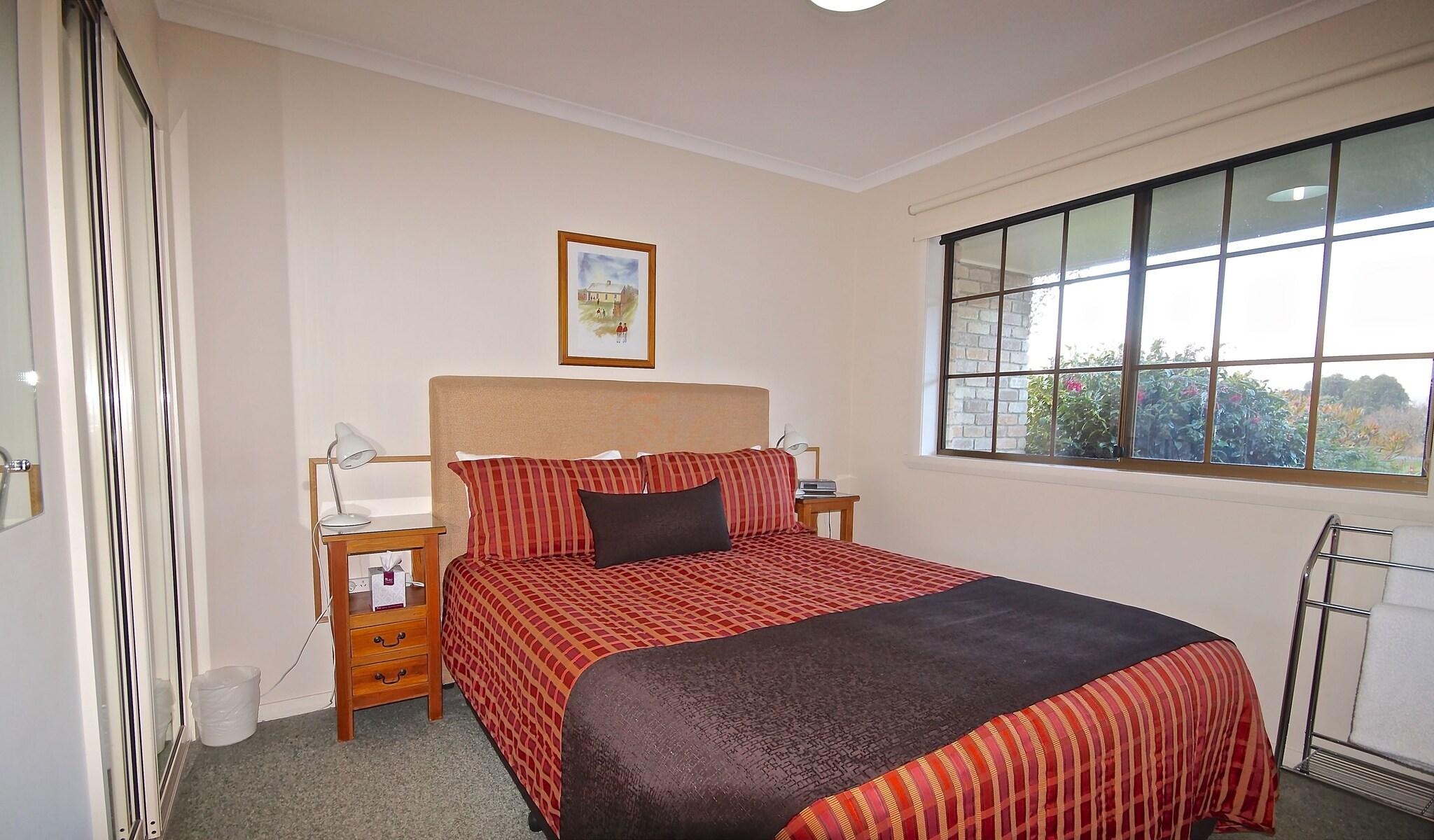 Villa Queen Size Bed