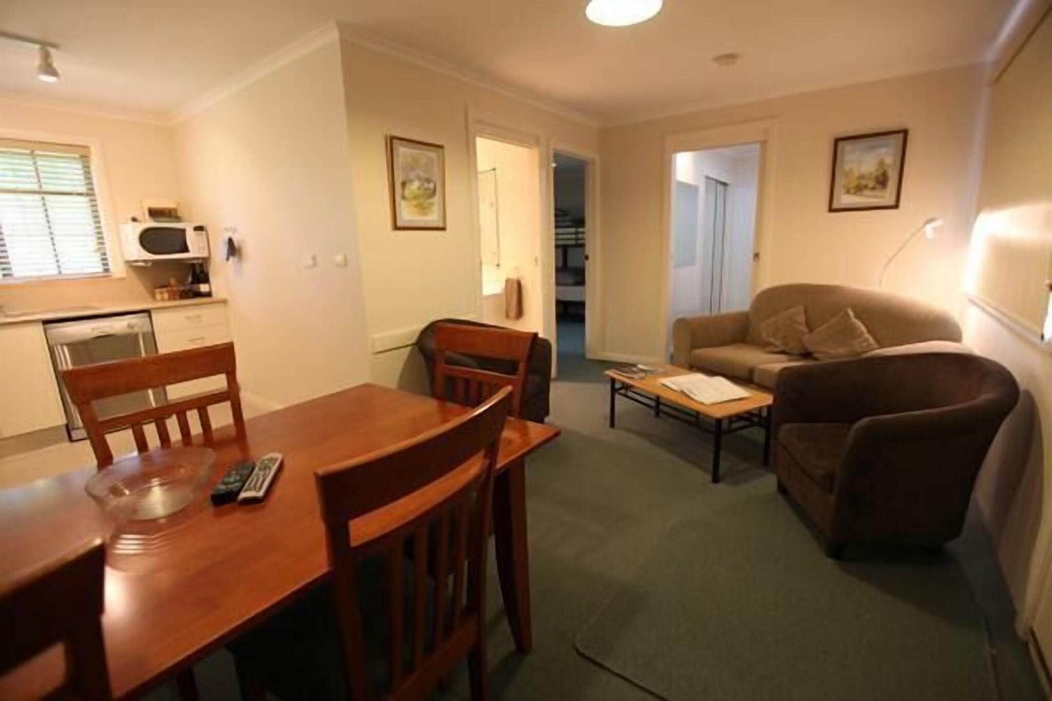 Villa Queen Size Bed