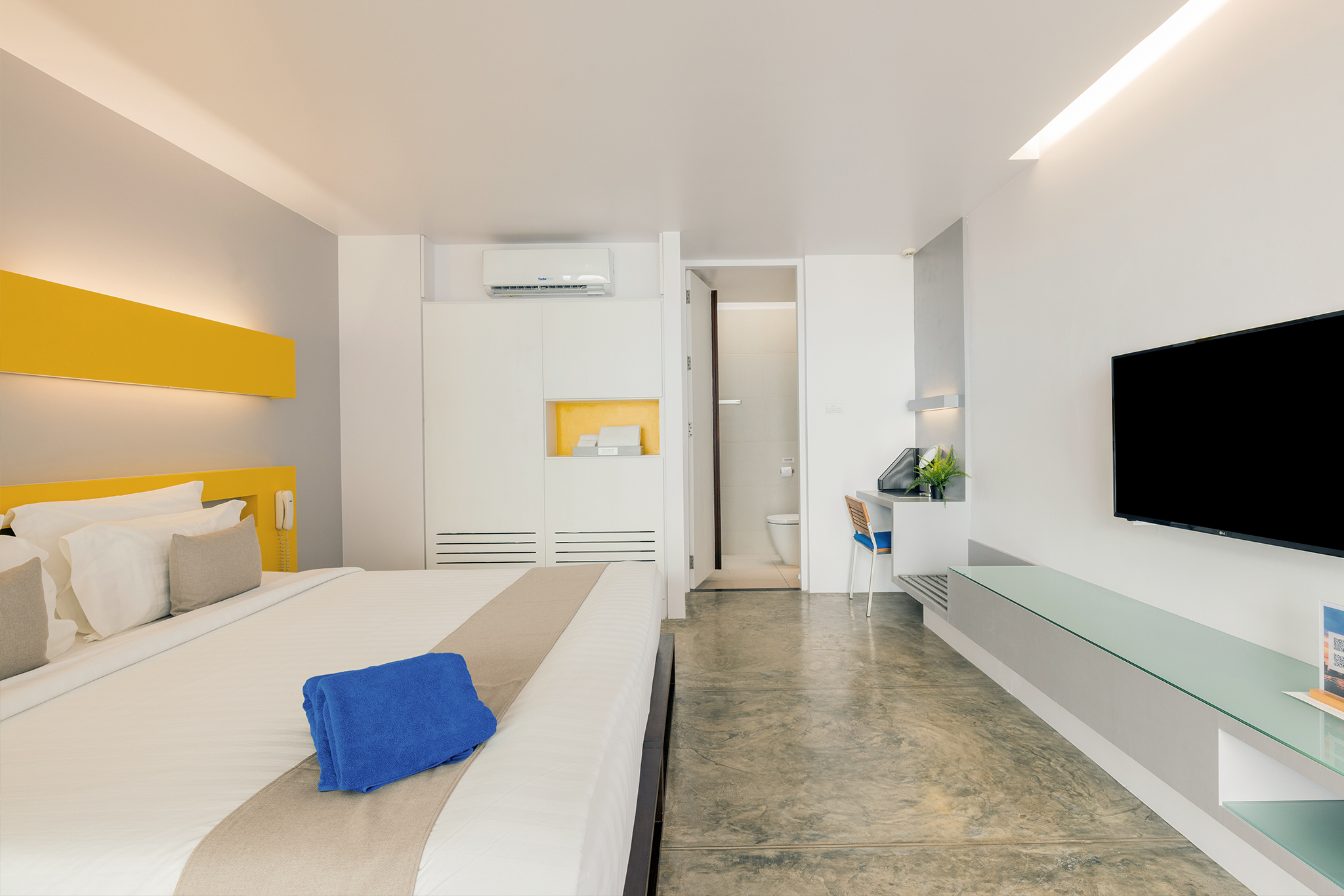 Double or Twin Deluxe Pool View