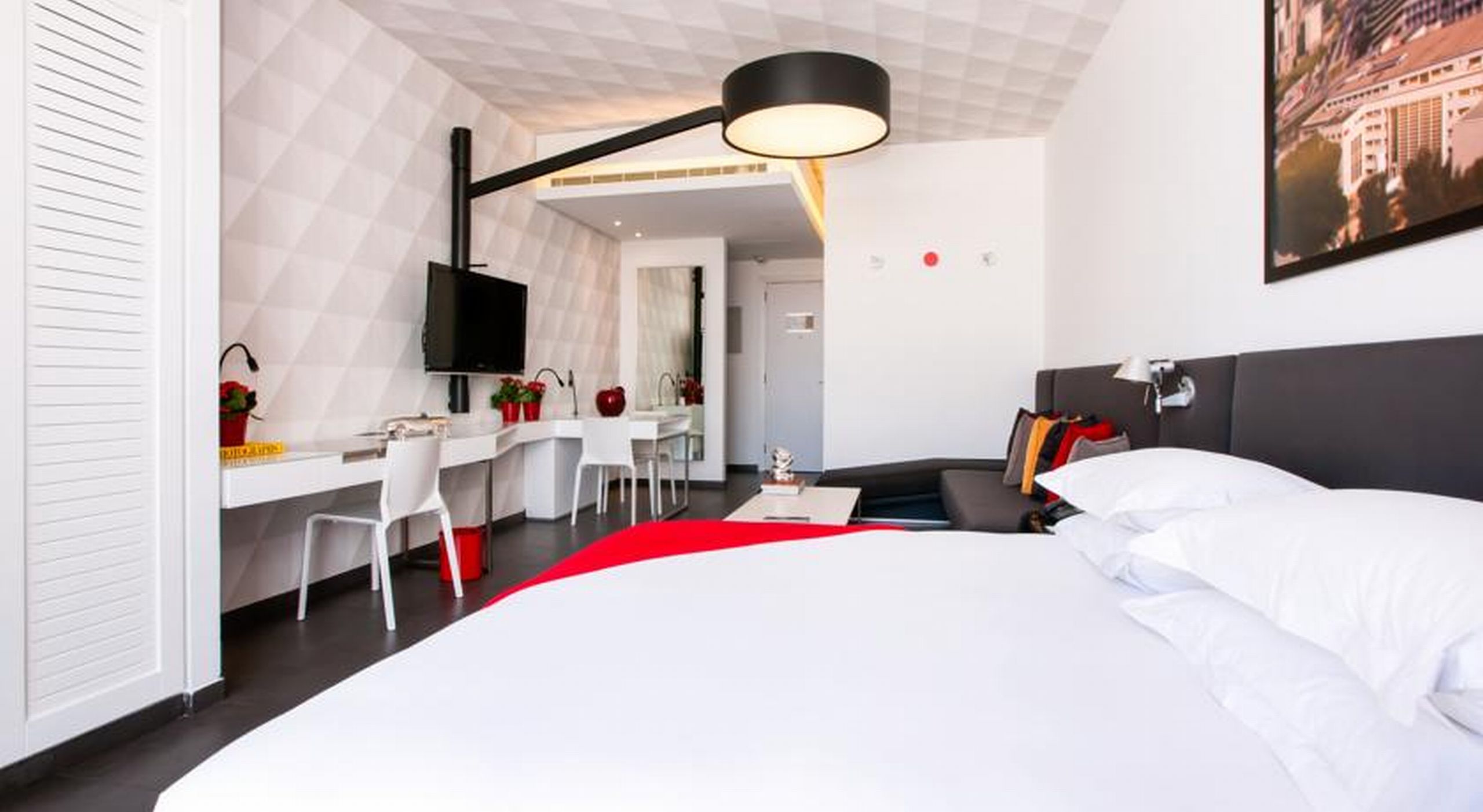 Single Premium King Bed