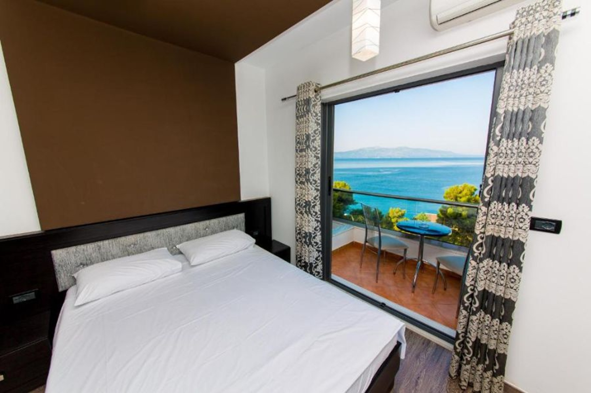 Triple Side Sea View One Bedroom