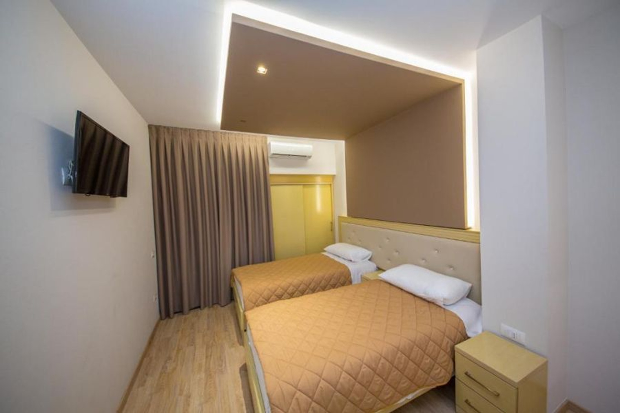 Double or Twin Two Beds