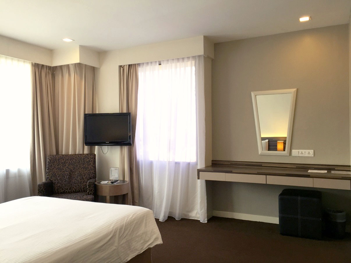 Double Deluxe Queen Bed