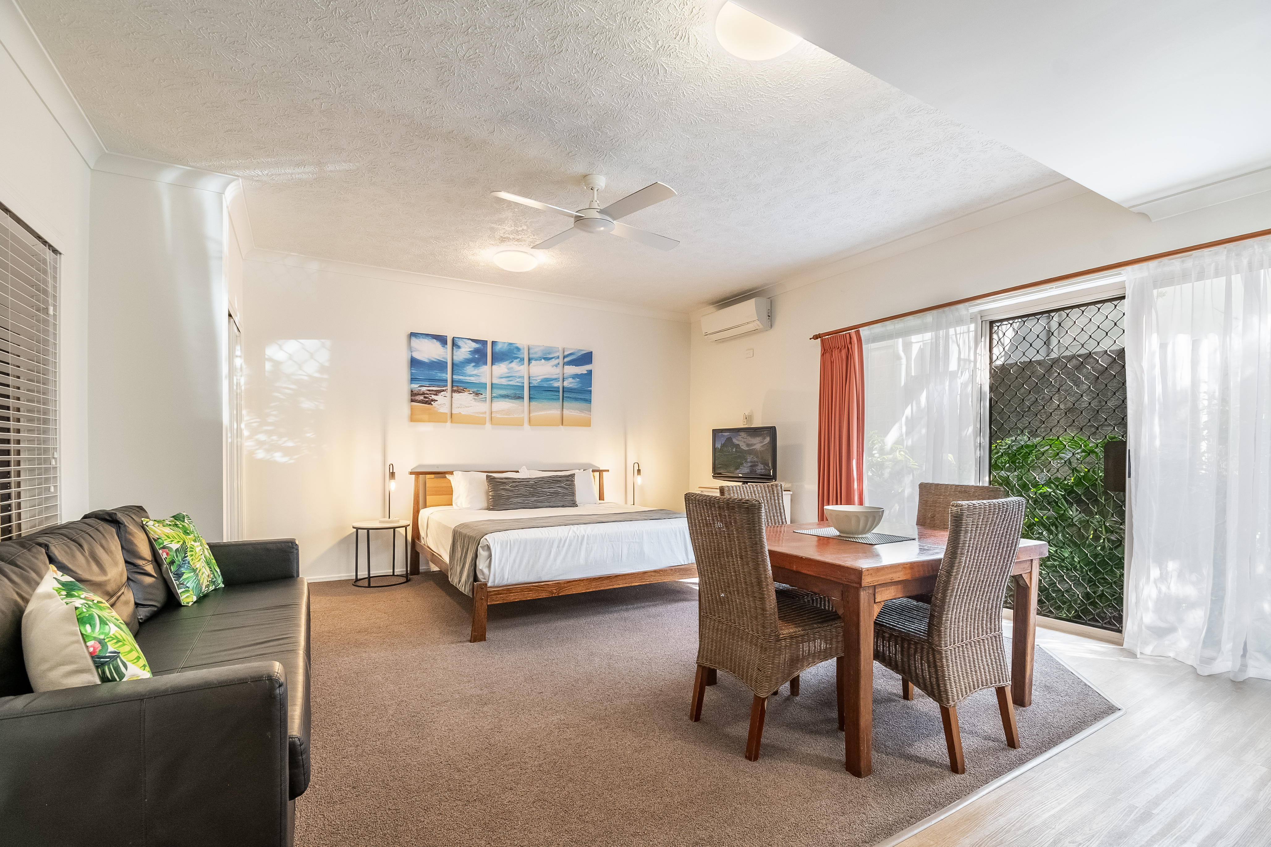 Studio Queen Size Bed