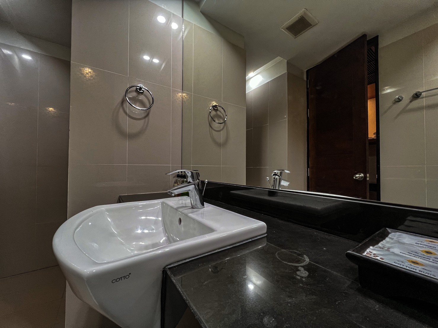 Double Deluxe One Bed